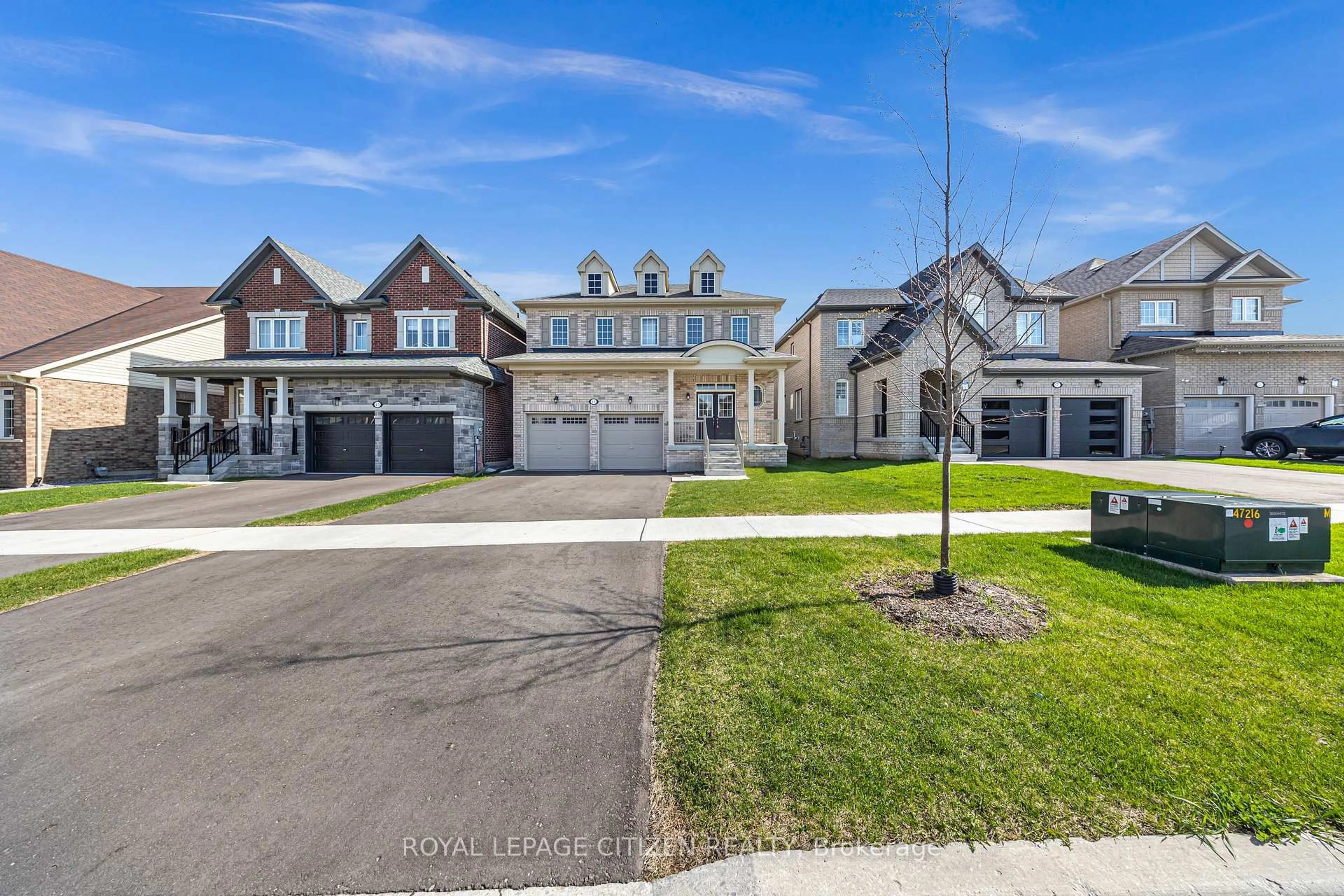 A pic from outside/outdoor area/front of a property/back of a property/a pic from drone, street for 11 Northglen Blvd, Clarington Ontario L1C 0N7