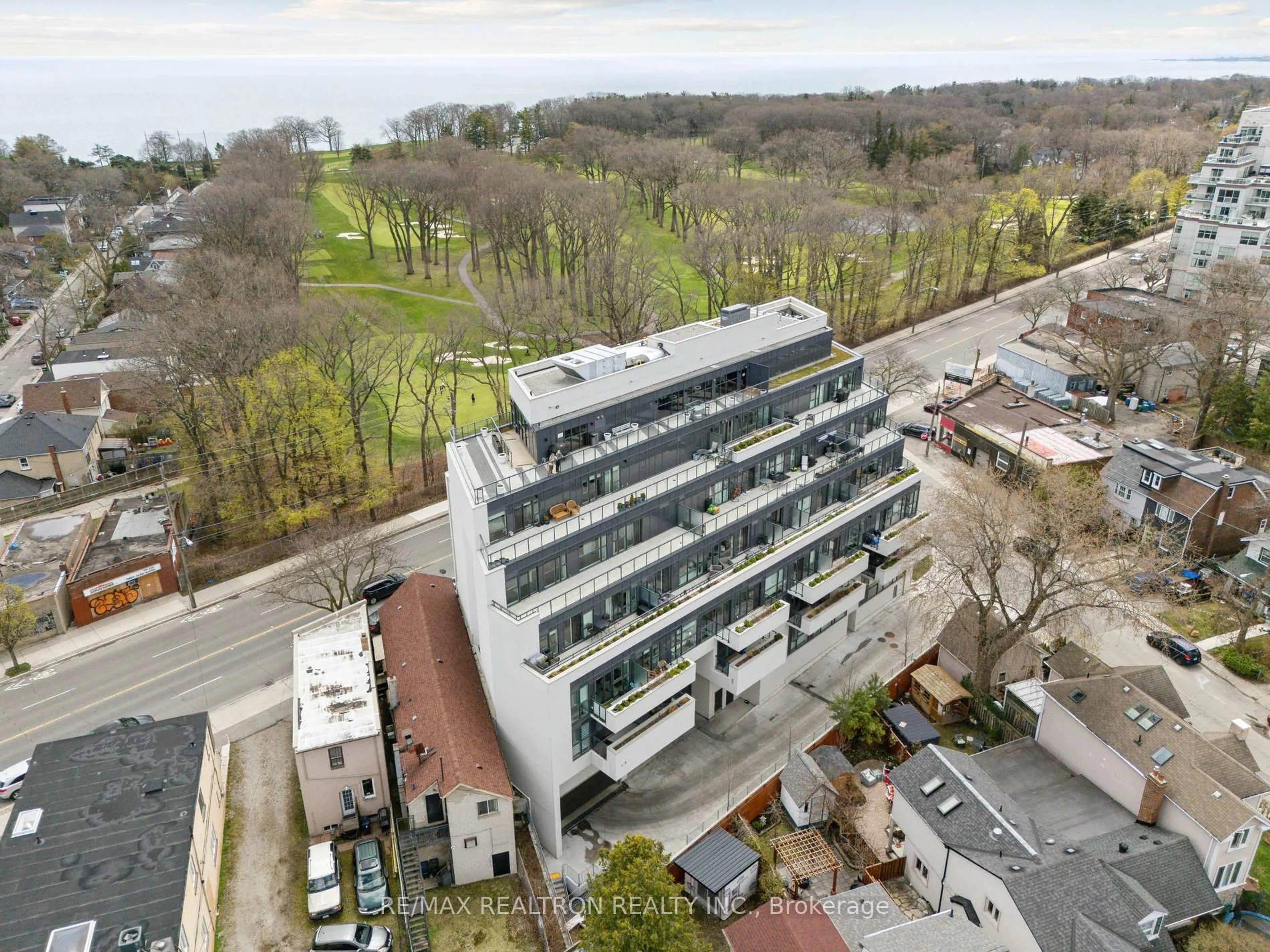 A pic from outside/outdoor area/front of a property/back of a property/a pic from drone, building for 1400 Kingston Rd #307, Toronto Ontario M1N 0C2