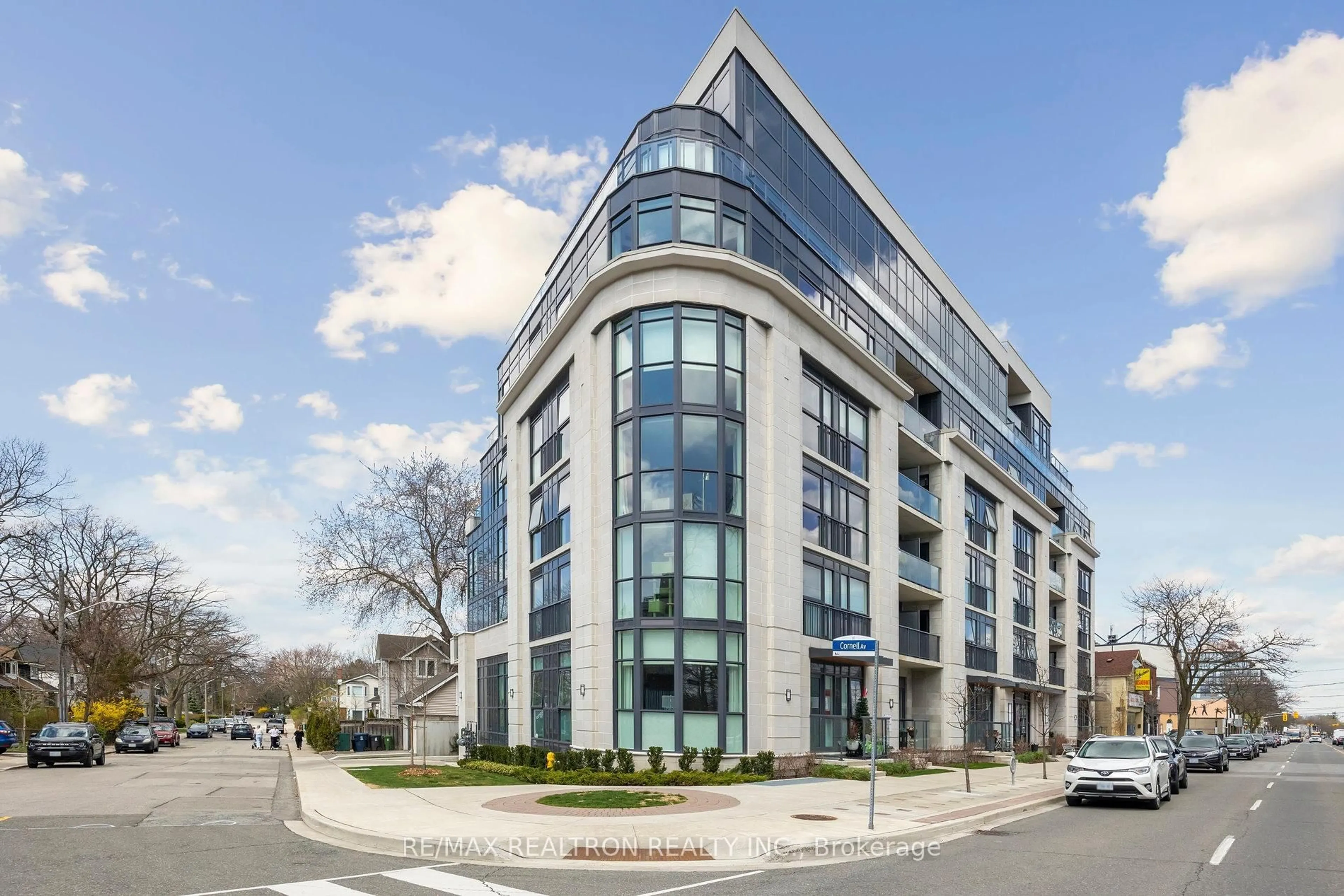 A pic from outside/outdoor area/front of a property/back of a property/a pic from drone, building for 1400 Kingston Rd #307, Toronto Ontario M1N 0C2