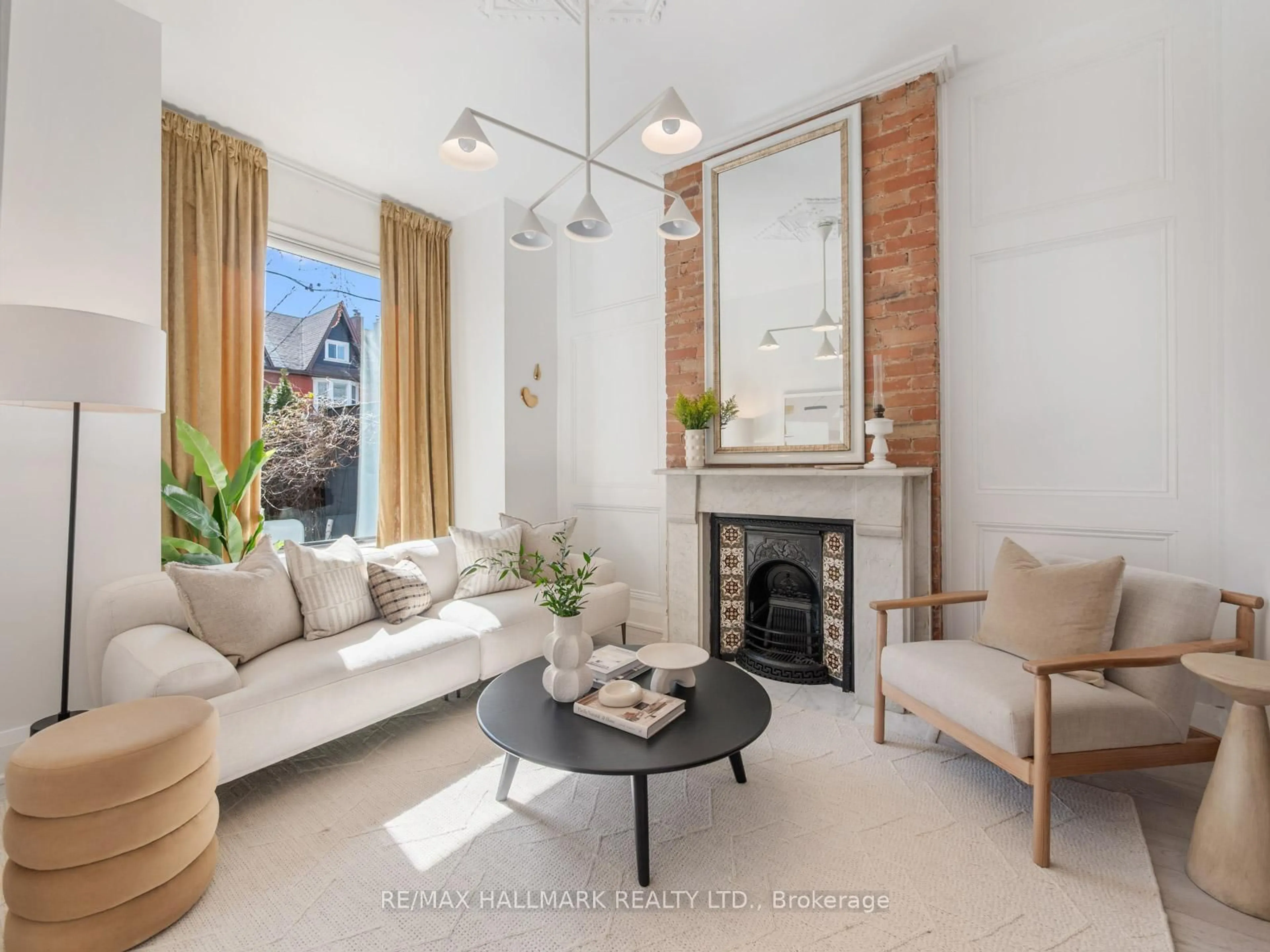 Living room with furniture, unknown for 2 First Ave, Toronto Ontario M4M 1W8
