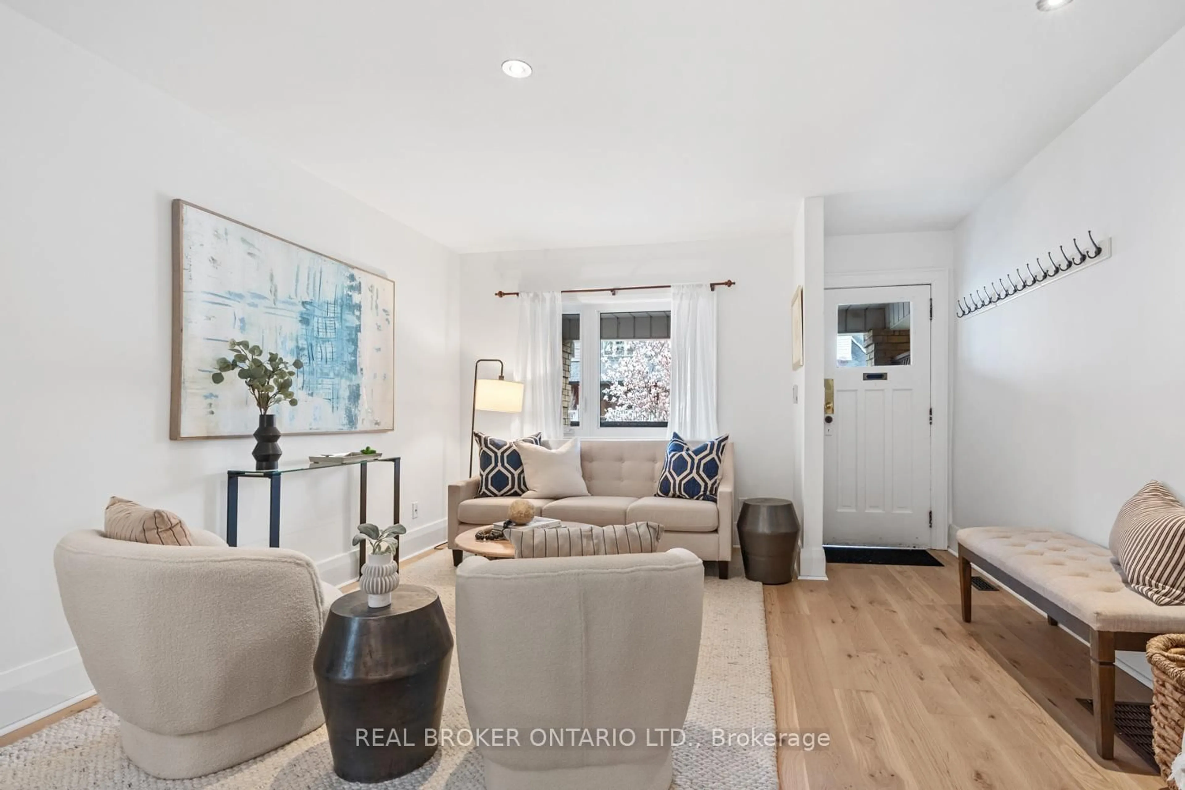 Living room with furniture, unknown for 48 Gainsborough Rd, Toronto Ontario M4L 3C2