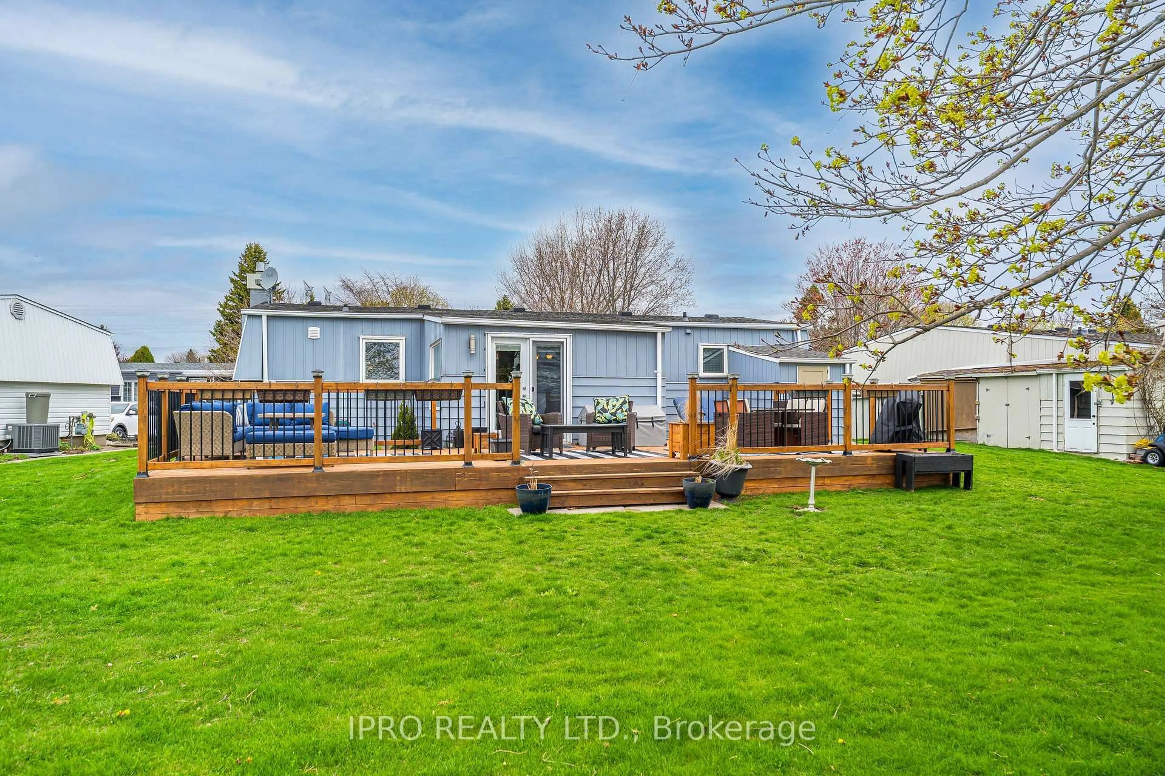 A pic from outside/outdoor area/front of a property/back of a property/a pic from drone, water/lake/river/ocean view for 61 Bluffs Rd, Clarington Ontario L1B 1A6