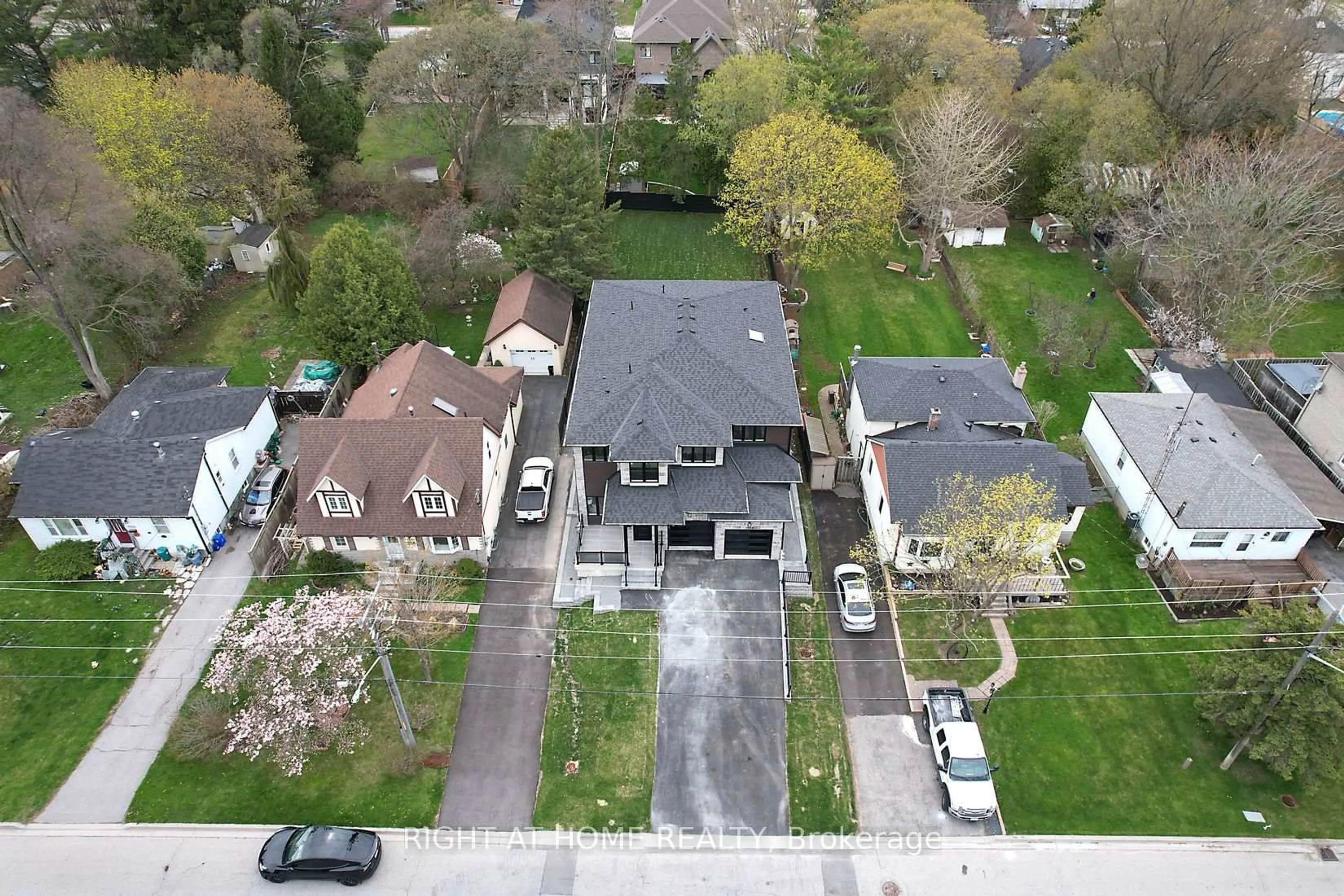 A pic from outside/outdoor area/front of a property/back of a property/a pic from drone, street for 1988 Royal Rd, Pickering Ontario L1V 1Y2