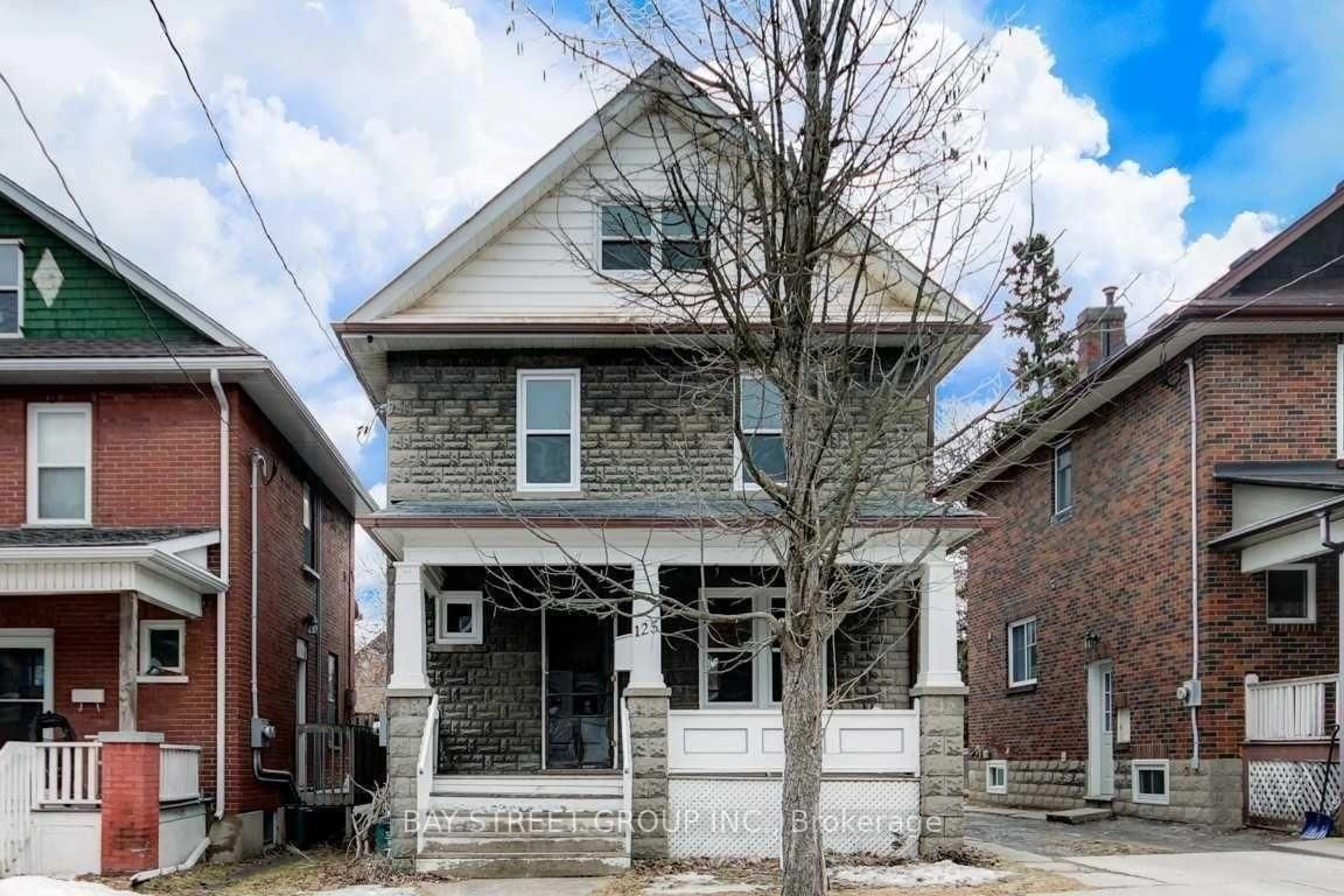 Home with brick exterior material, street for 125 Agnes St, Oshawa Ontario L1G 1V3