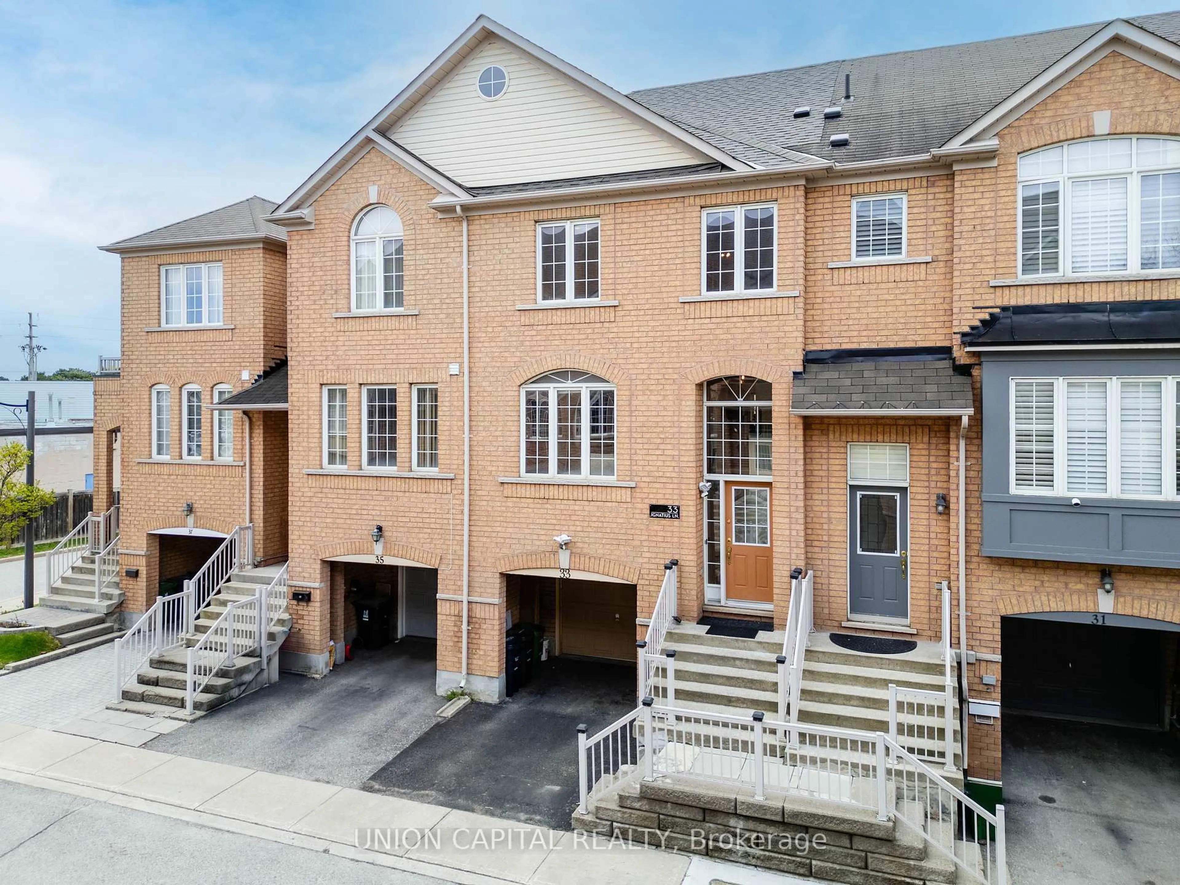 A pic from outside/outdoor area/front of a property/back of a property/a pic from drone, street for 33 Ignatius Lane, Toronto Ontario M1E 0A2