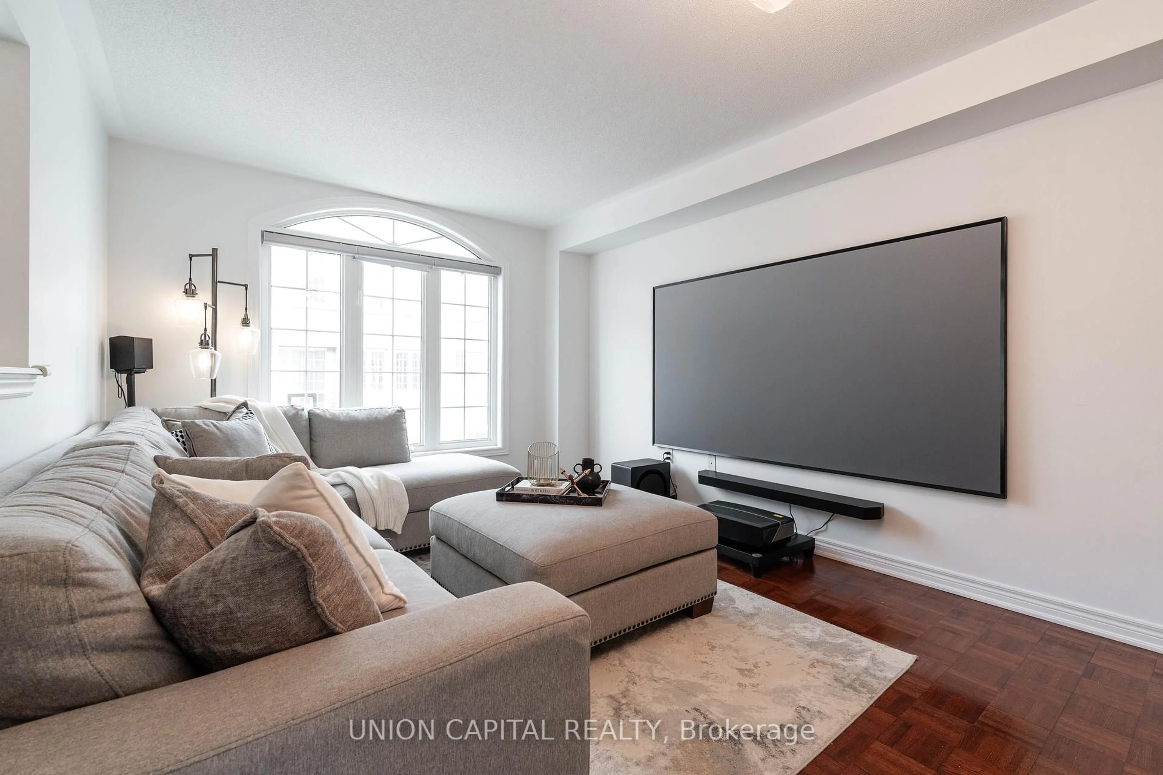 Living room with furniture, unknown for 33 Ignatius Lane, Toronto Ontario M1E 0A2