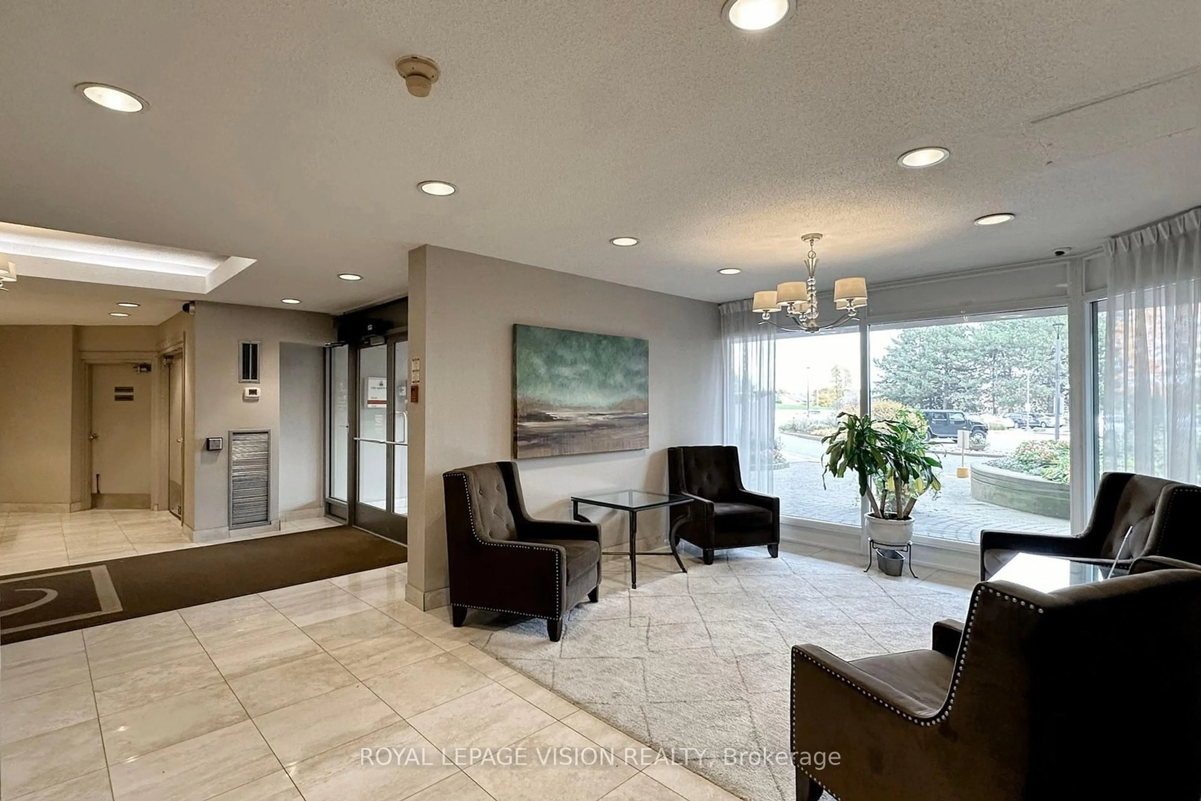 Indoor foyer for 20 Dean Park #401, Toronto Ontario M1B 3G9