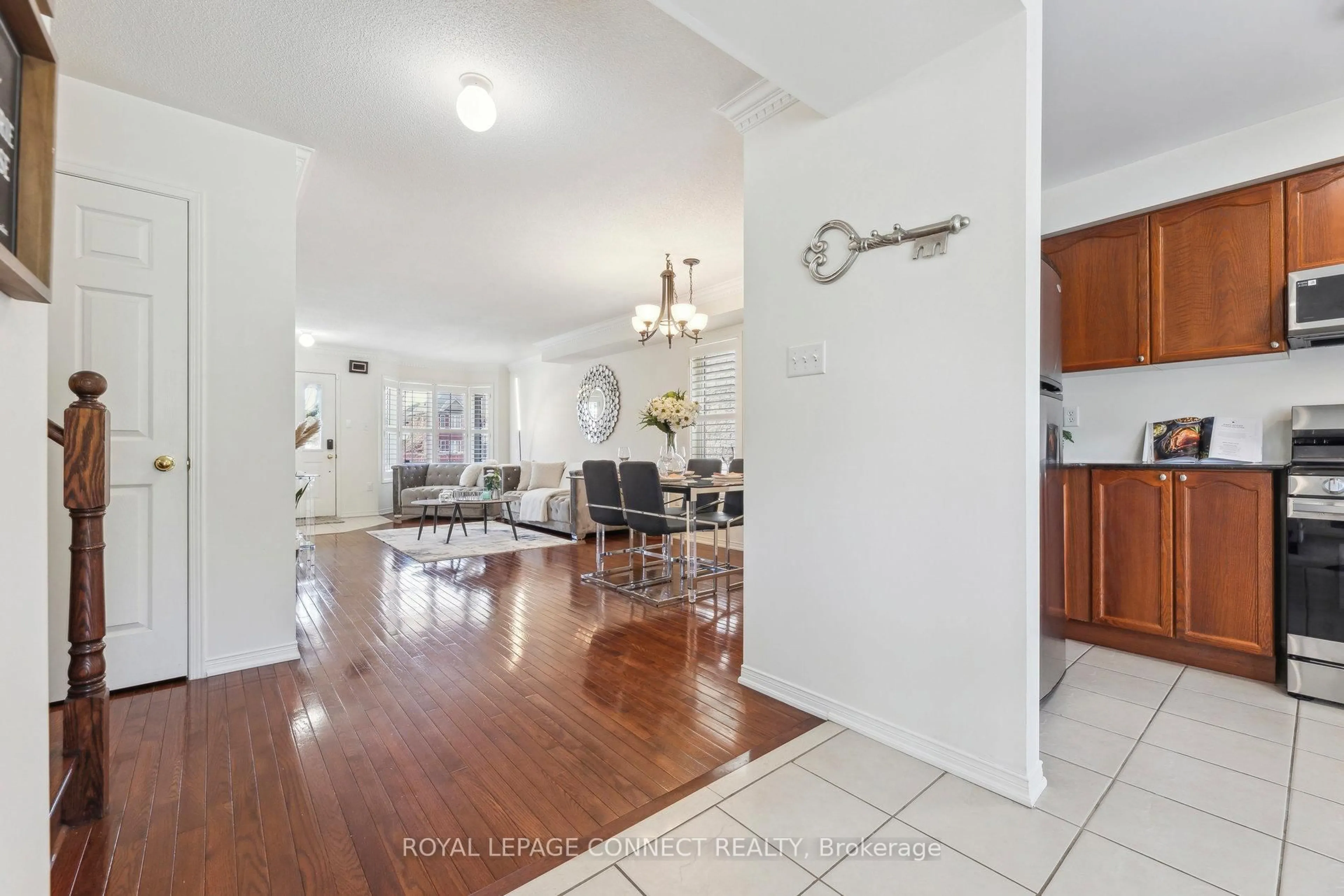 Unknown for 4 Ryder Cres, Ajax Ontario L1Z 1Y2