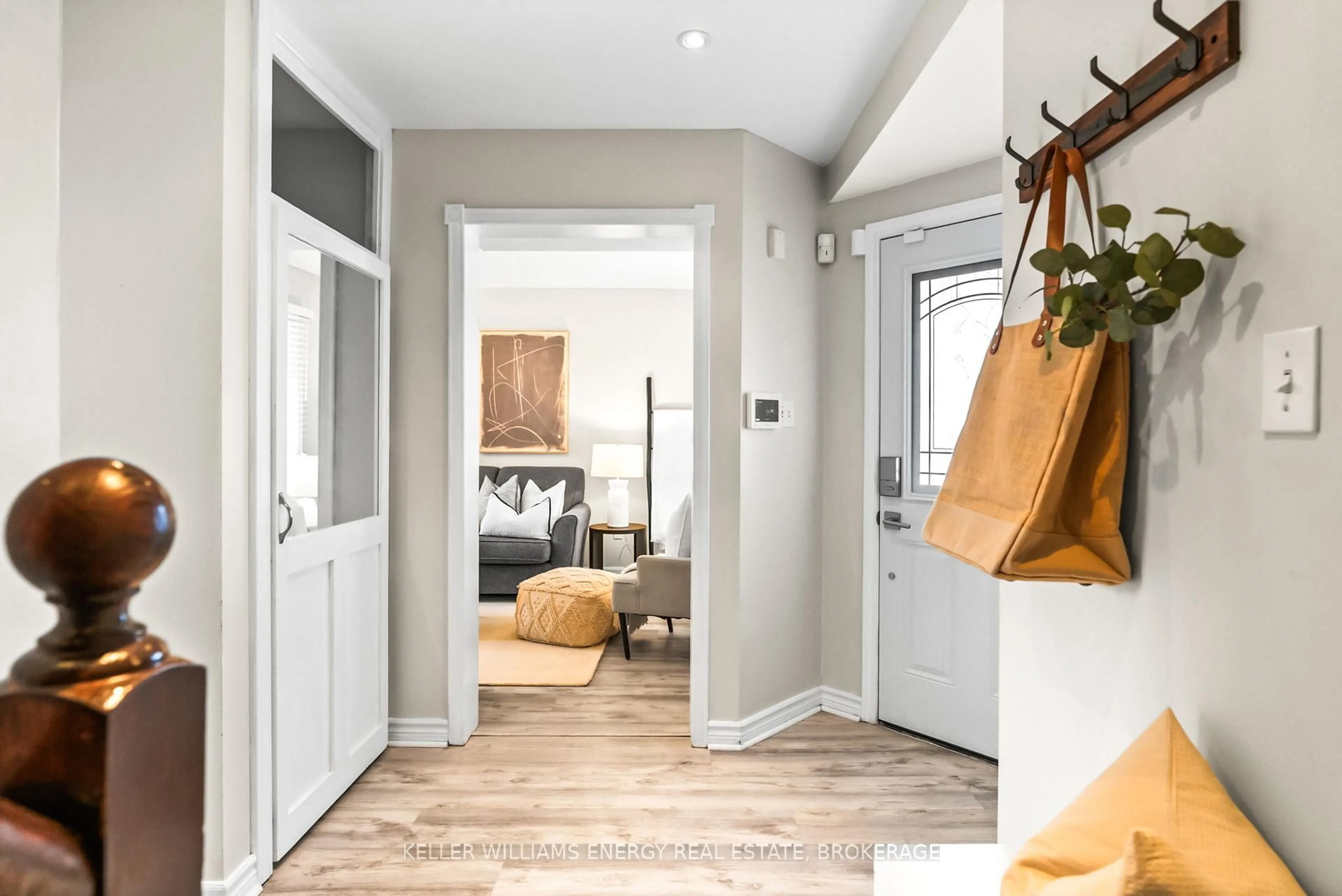 Indoor entryway for 114 Yorkville Dr, Clarington Ontario L1E 2A6