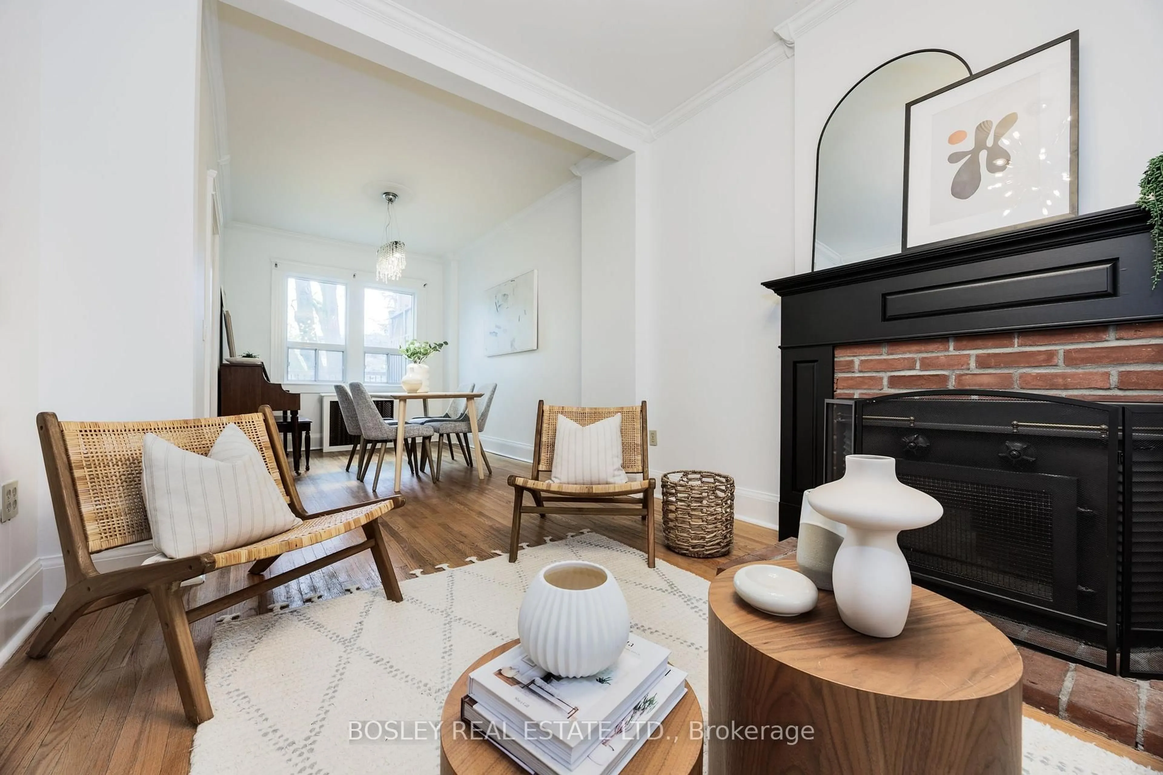 Living room with furniture, unknown for 185 Courcelette Rd, Toronto Ontario M1N 2T1