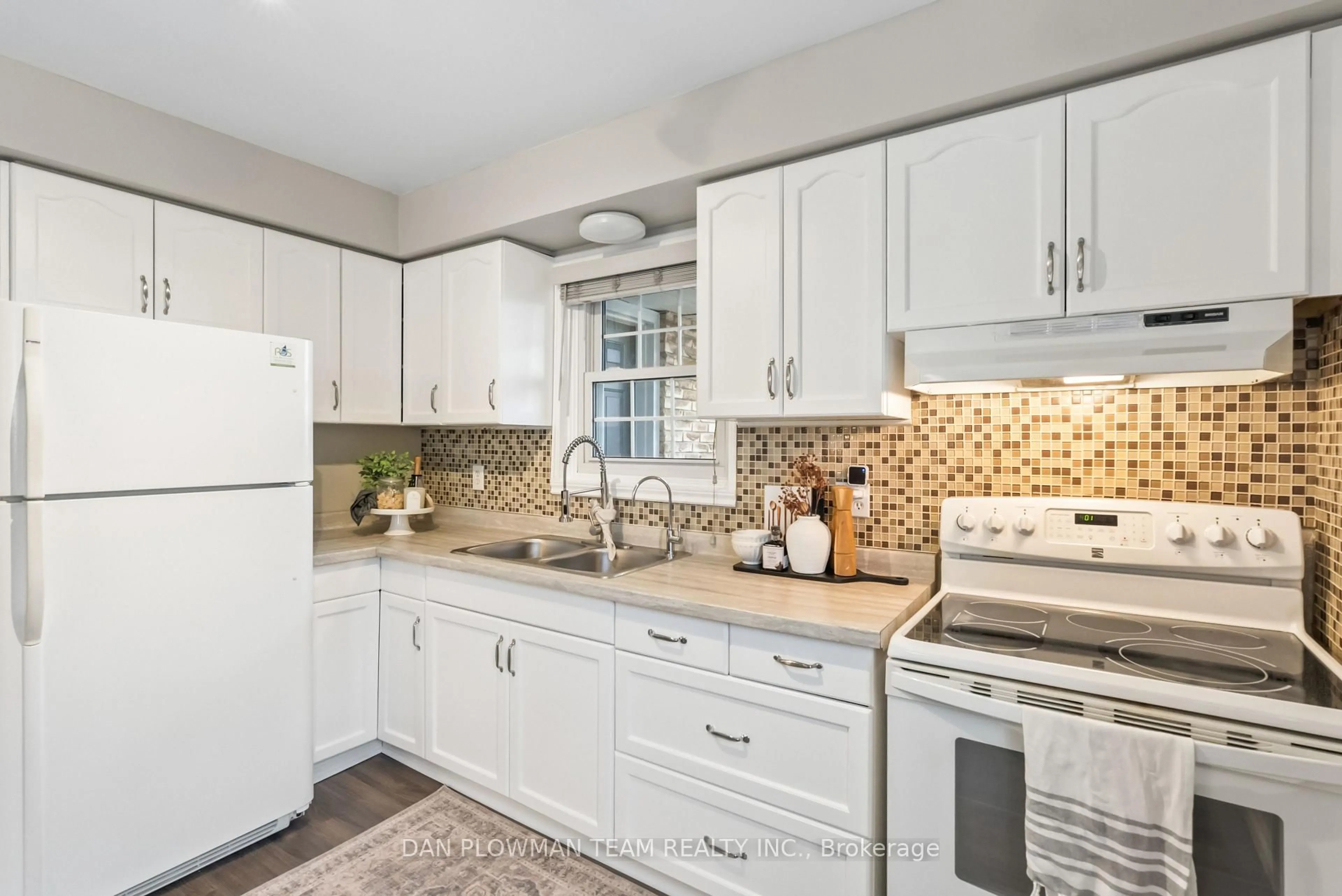 Unknown for 979 Southgate Dr, Oshawa Ontario L1H 7Z7