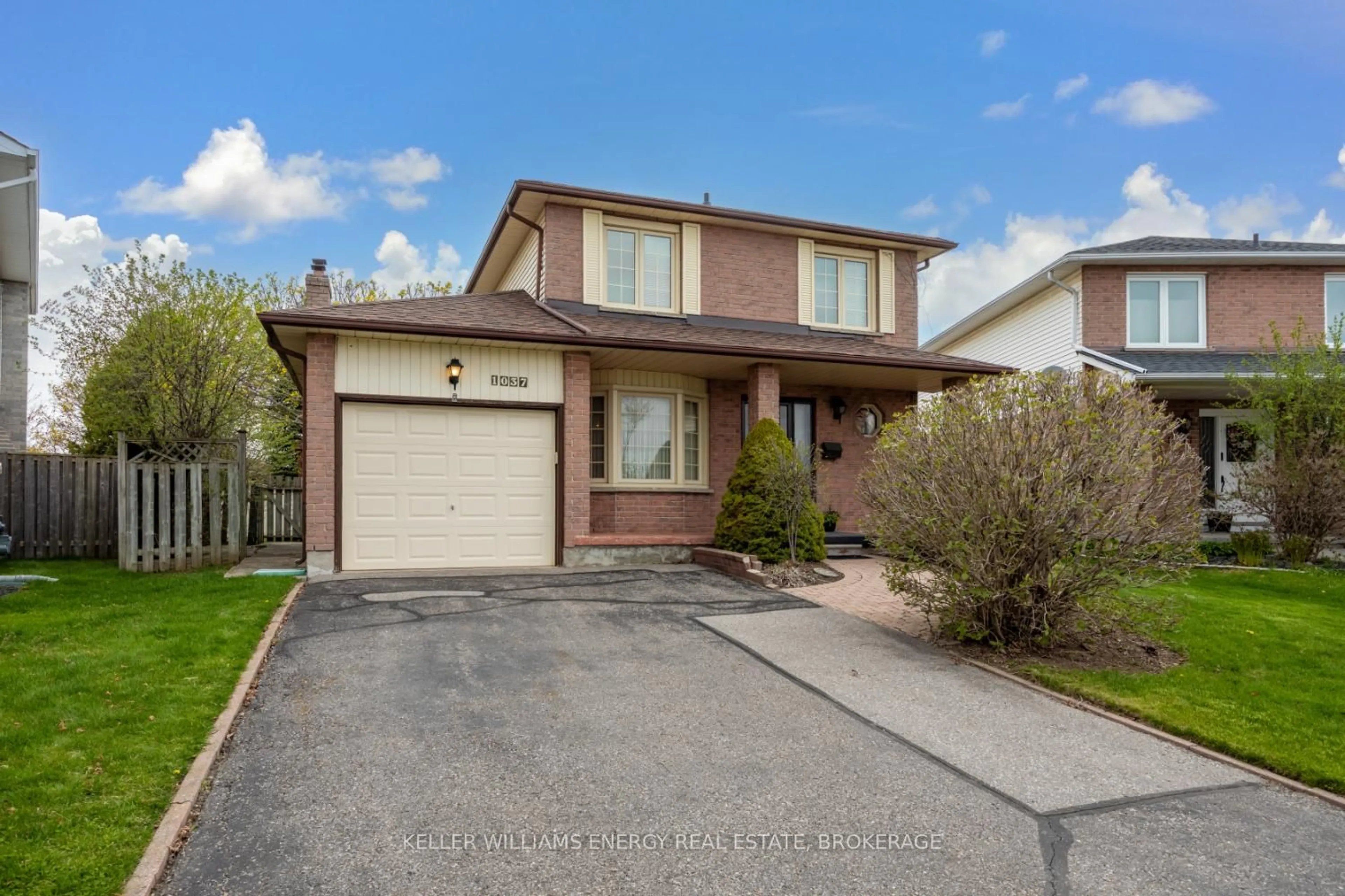 Unknown for 1037 Roundelay Crt, Oshawa Ontario L1J 7R8