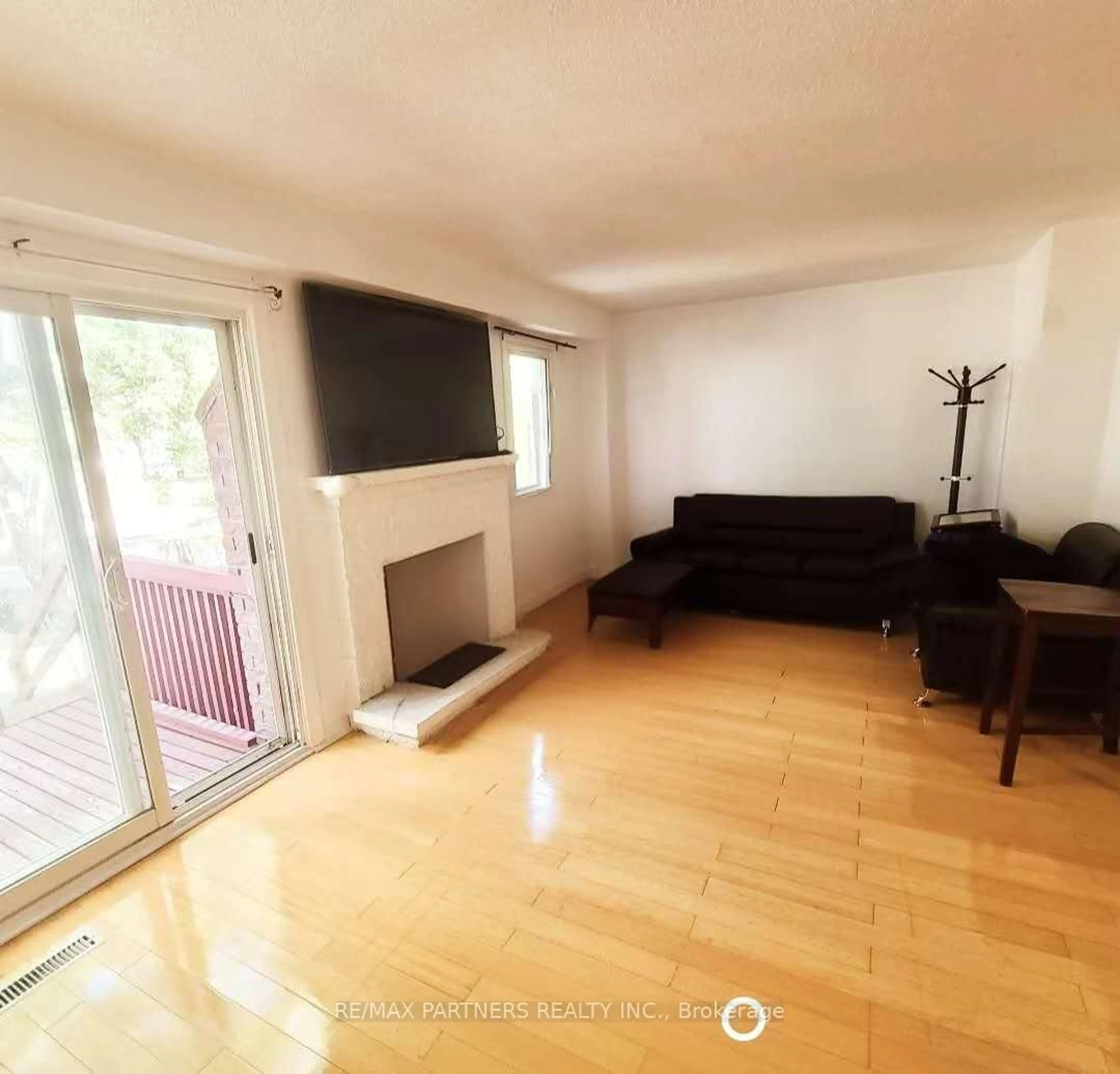 A pic of a room for 73 Treetops Crt, Toronto Ontario M1V 2B9