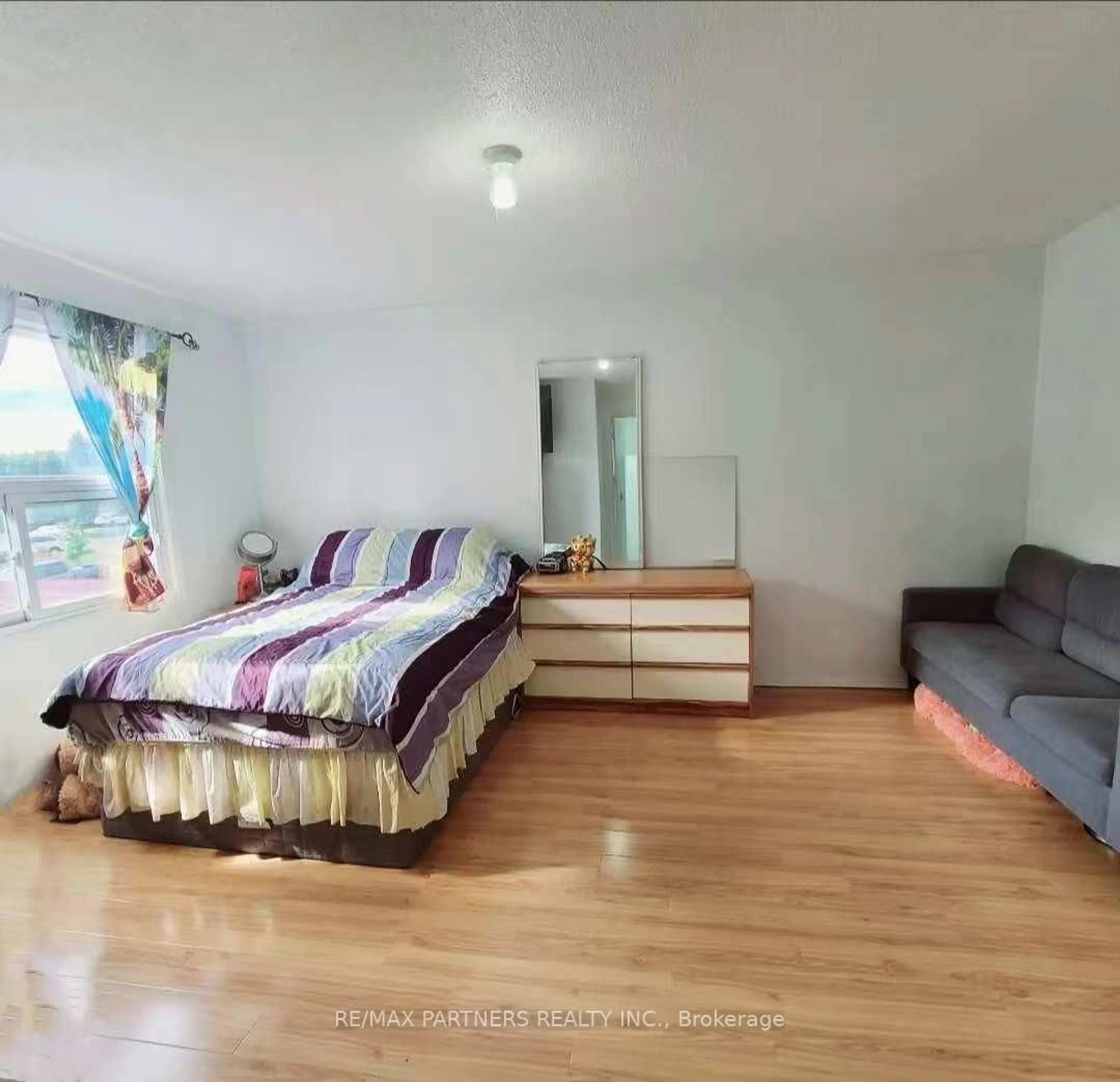 A pic of a room for 73 Treetops Crt, Toronto Ontario M1V 2B9