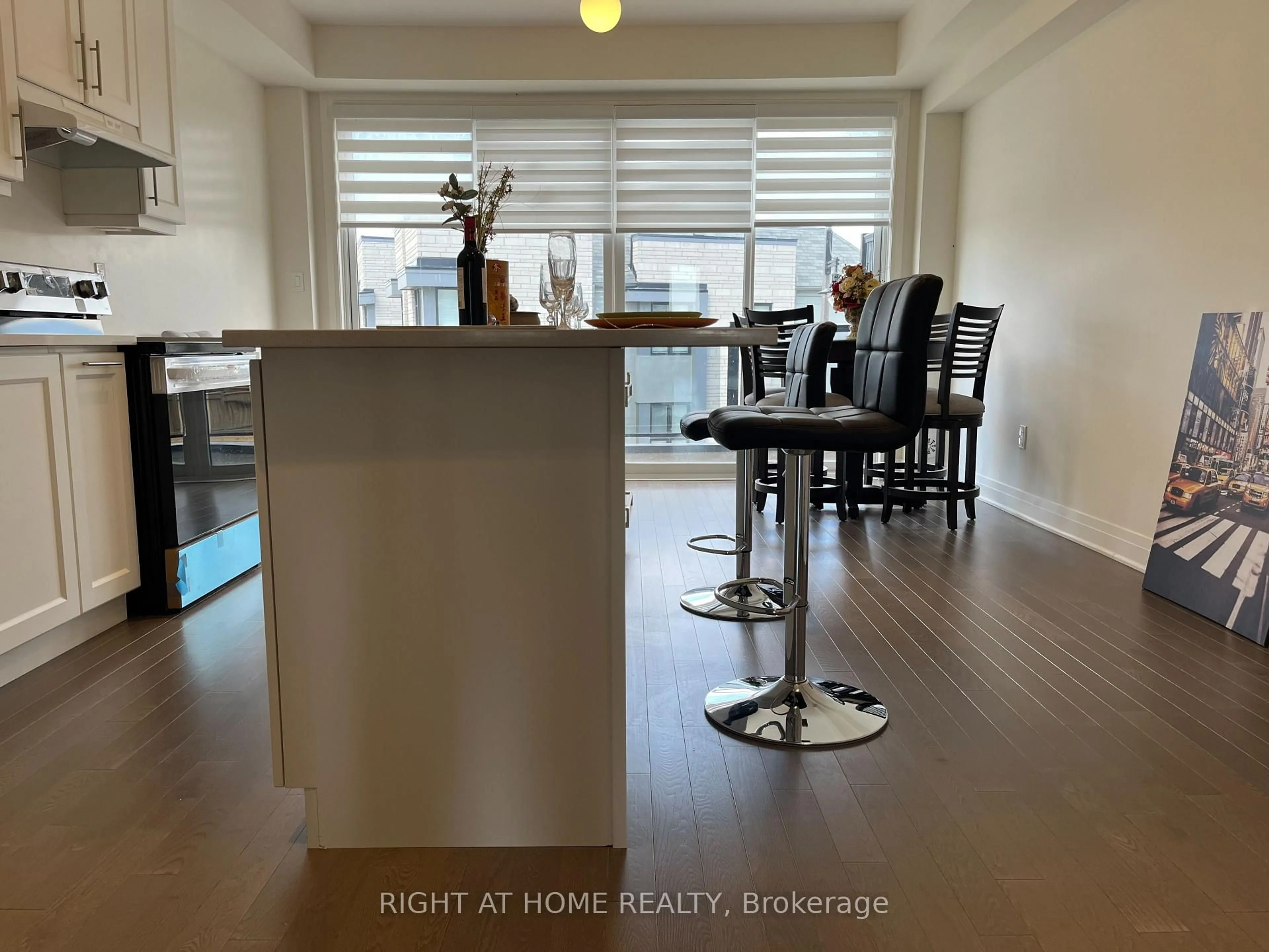 A pic of a room for 707 Port Darlington Rd, Clarington Ontario L1C 7G3