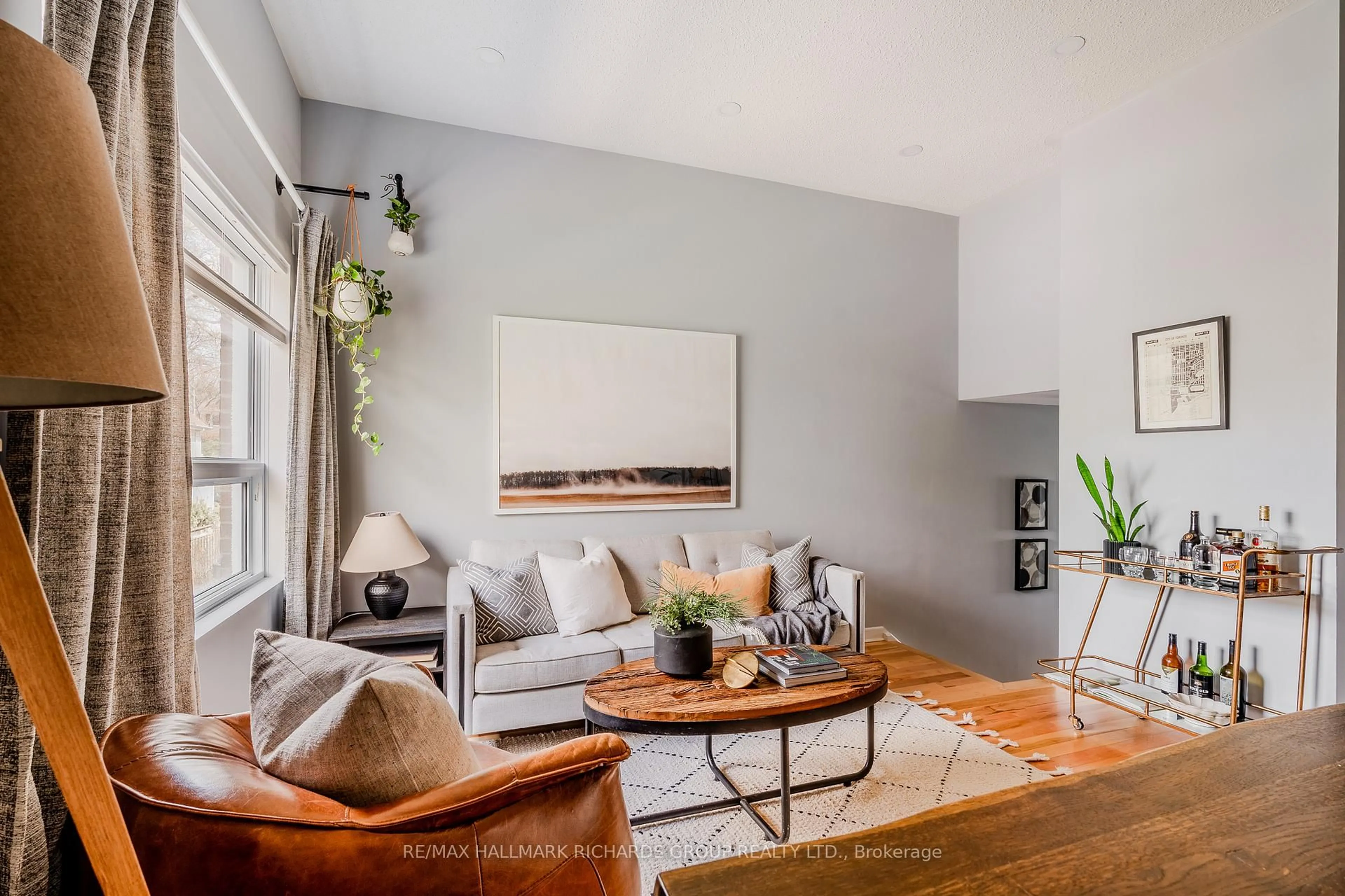 Living room with furniture, unknown for 90 Edgewood Ave #130, Toronto Ontario M4L 3H1