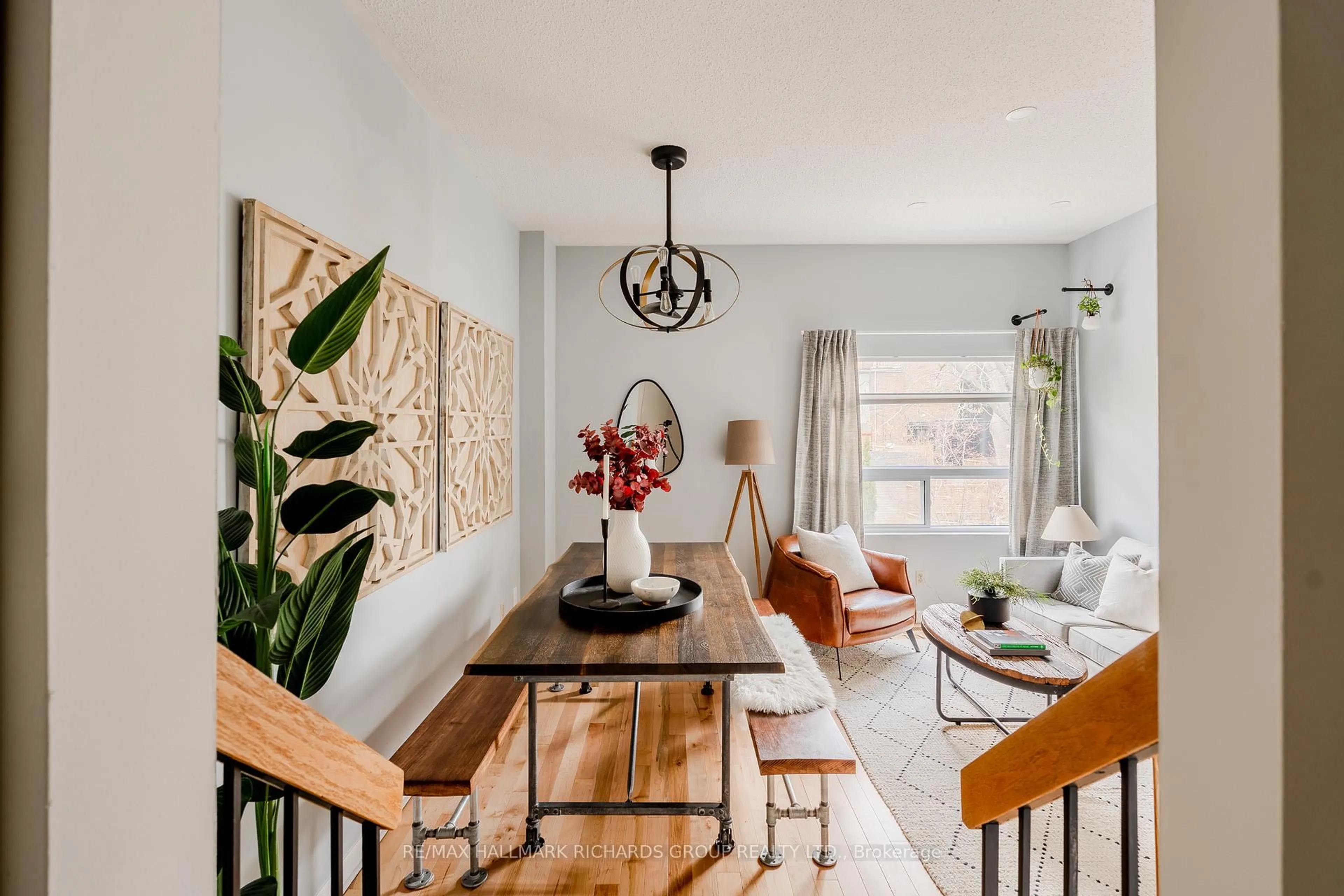 Living room with furniture, unknown for 90 Edgewood Ave #130, Toronto Ontario M4L 3H1