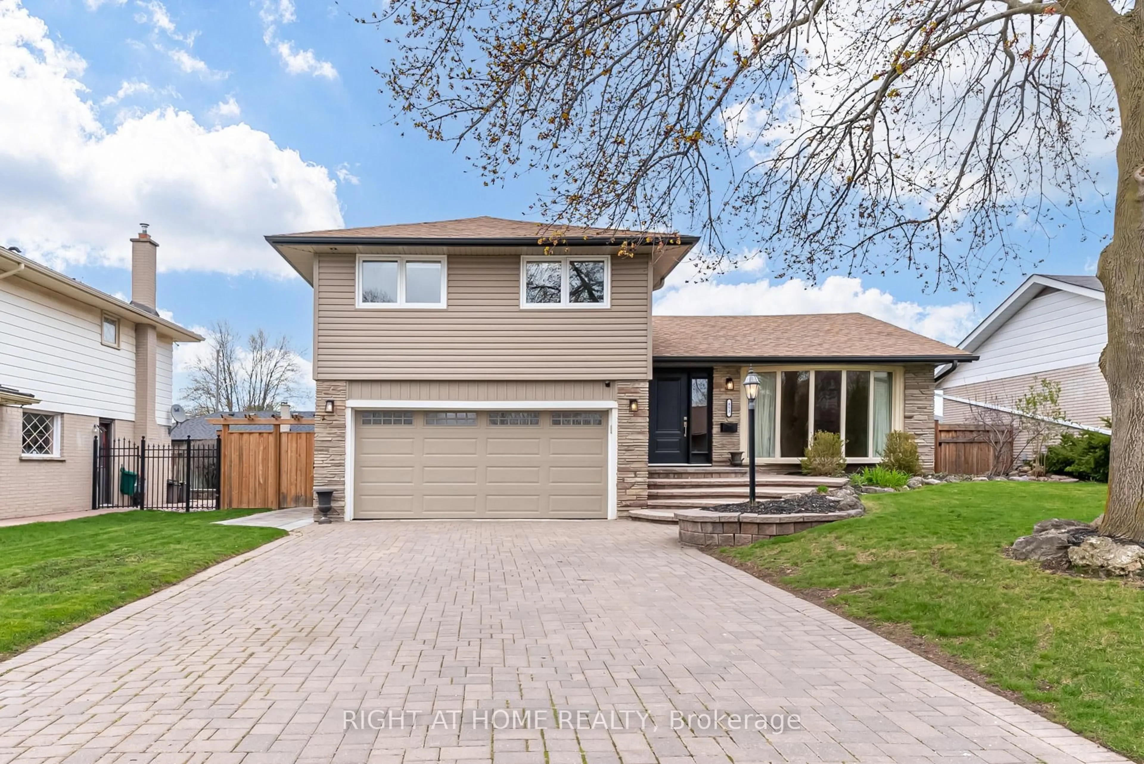Home with brick exterior material, street for 853 Fernhill Blvd, Oshawa Ontario L1J 5K5