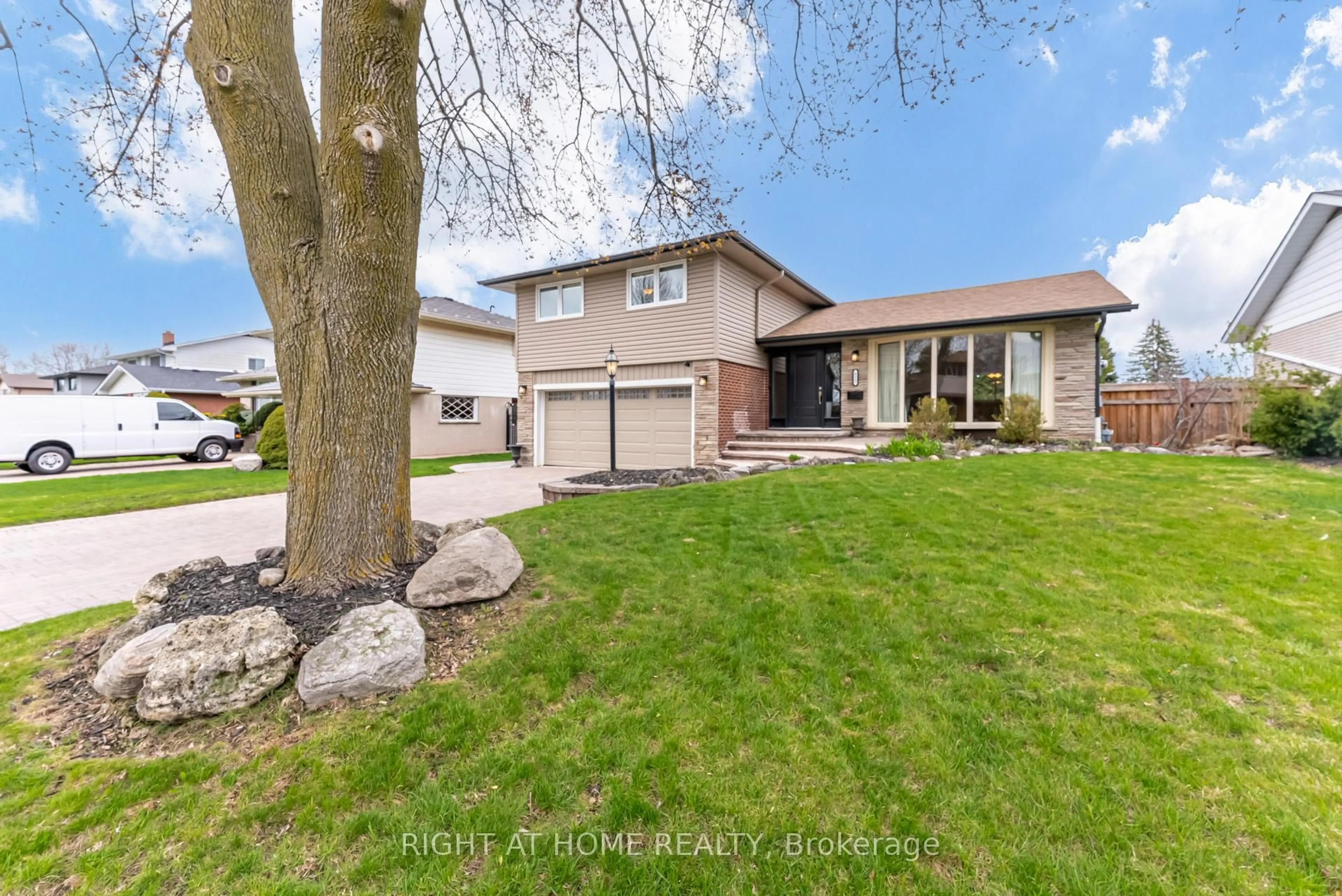 Unknown for 853 Fernhill Blvd, Oshawa Ontario L1J 5K5