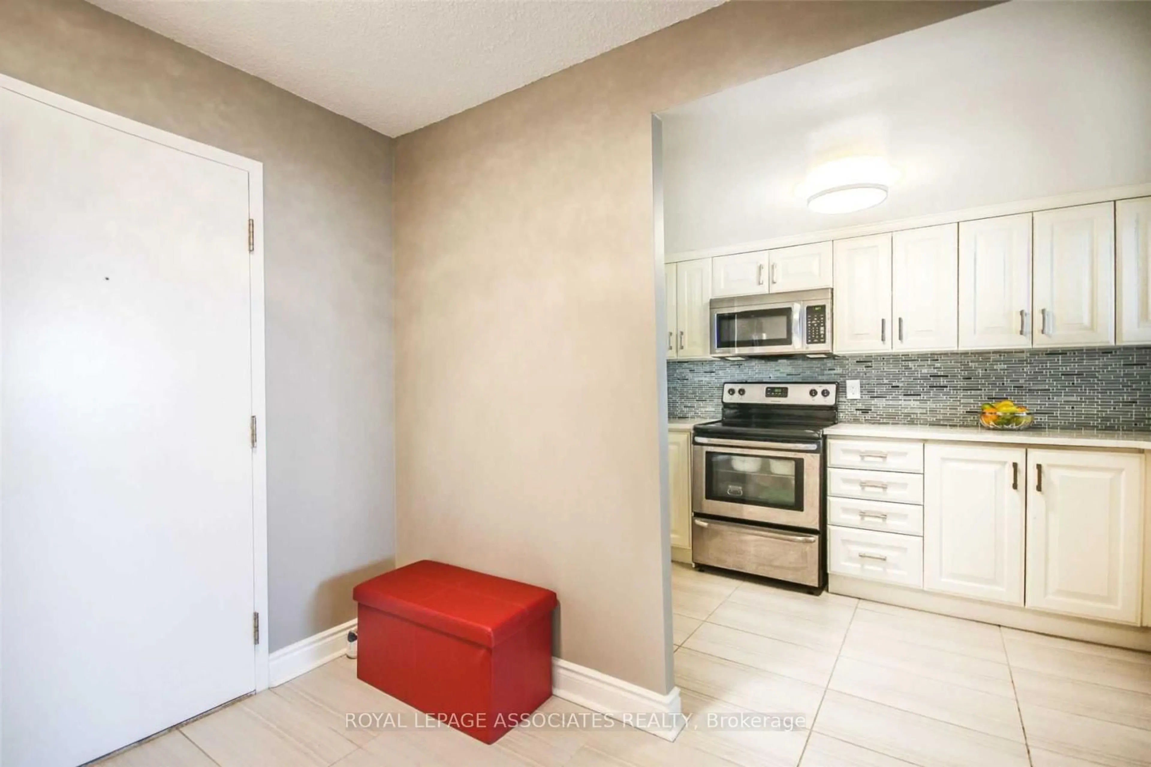 Unknown for 2466 Eglinton Ave #LP11, Toronto Ontario M1K 5J8