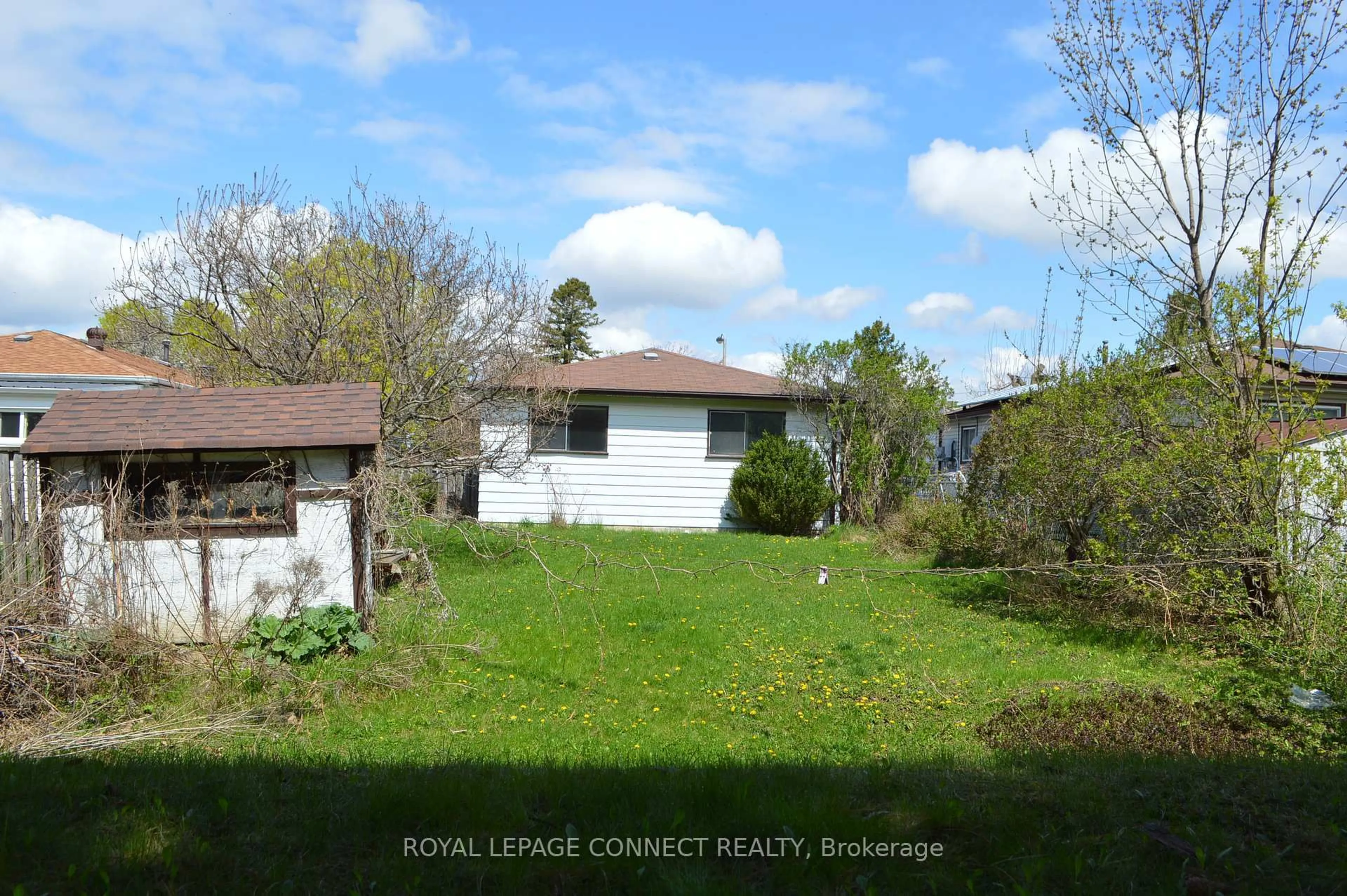 A pic from outside/outdoor area/front of a property/back of a property/a pic from drone, water/lake/river/ocean view for 24 Blackwater Cres, Toronto Ontario M1B 1L6