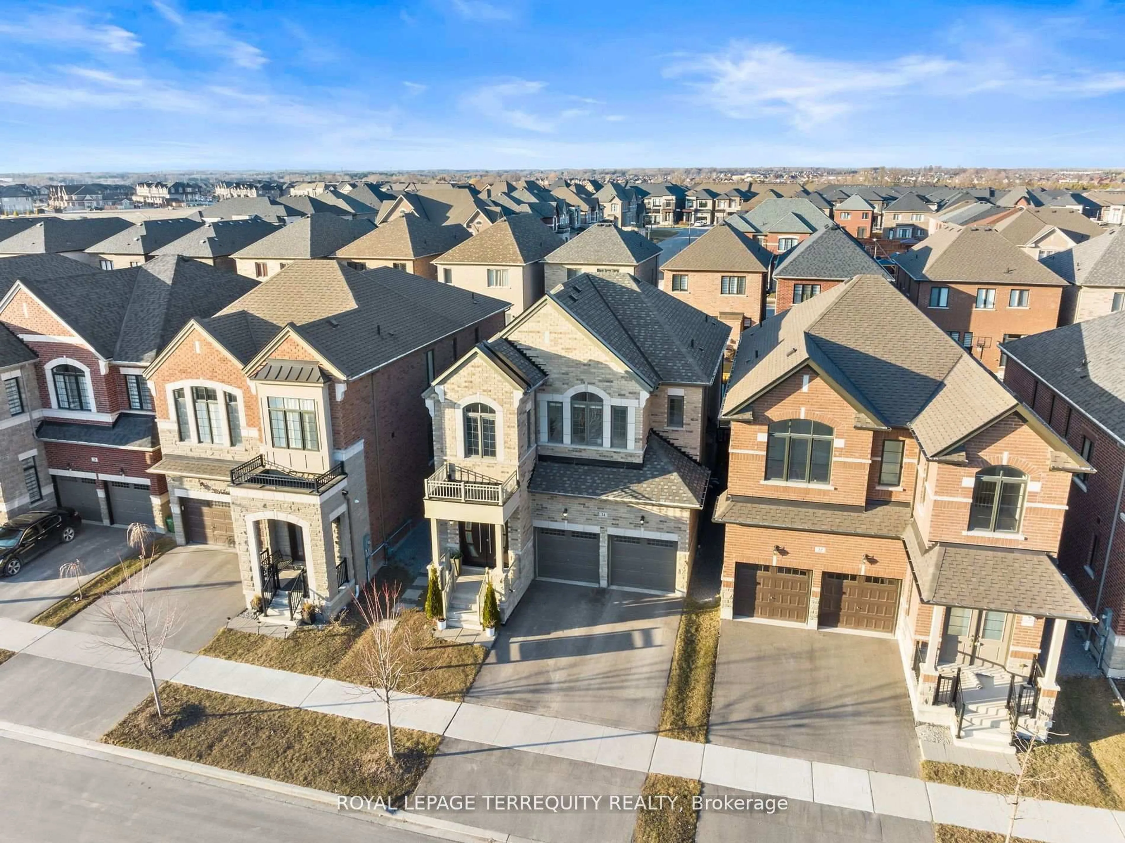 A pic from outside/outdoor area/front of a property/back of a property/a pic from drone, street for 24 Auckland Dr, Whitby Ontario L1P 0G6