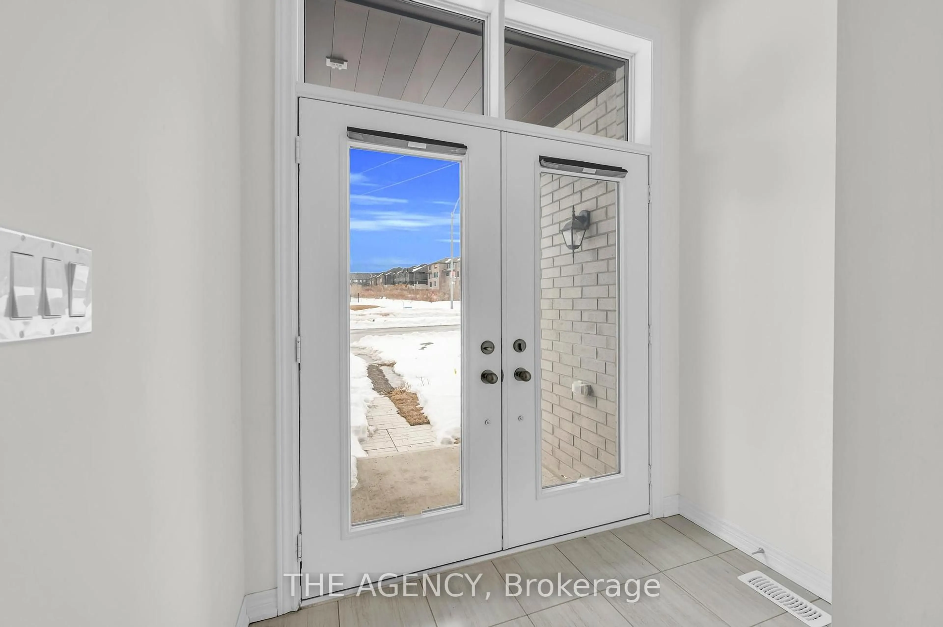 Indoor entryway for 2769 Peter Matthews Dr, Pickering Ontario L1X 2R2