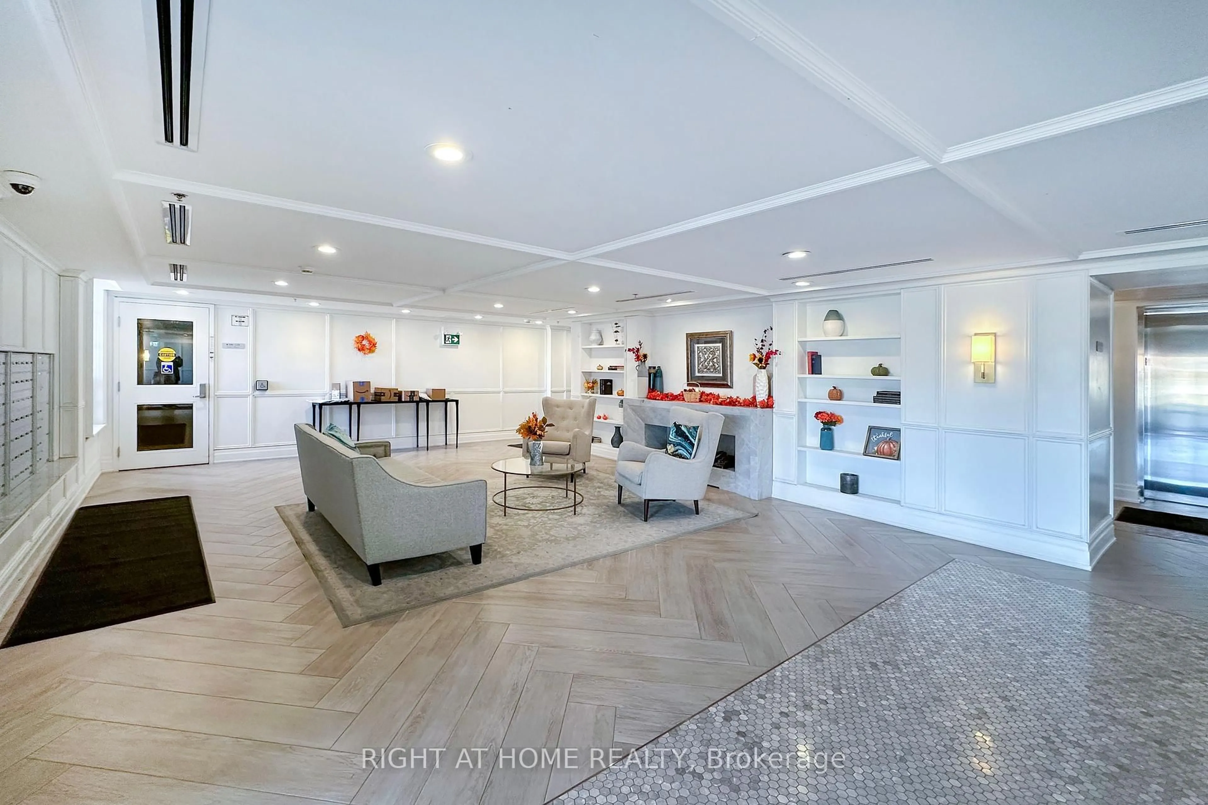 Lobby for 21 Brookhouse Dr #405, Clarington Ontario L1B 1N8