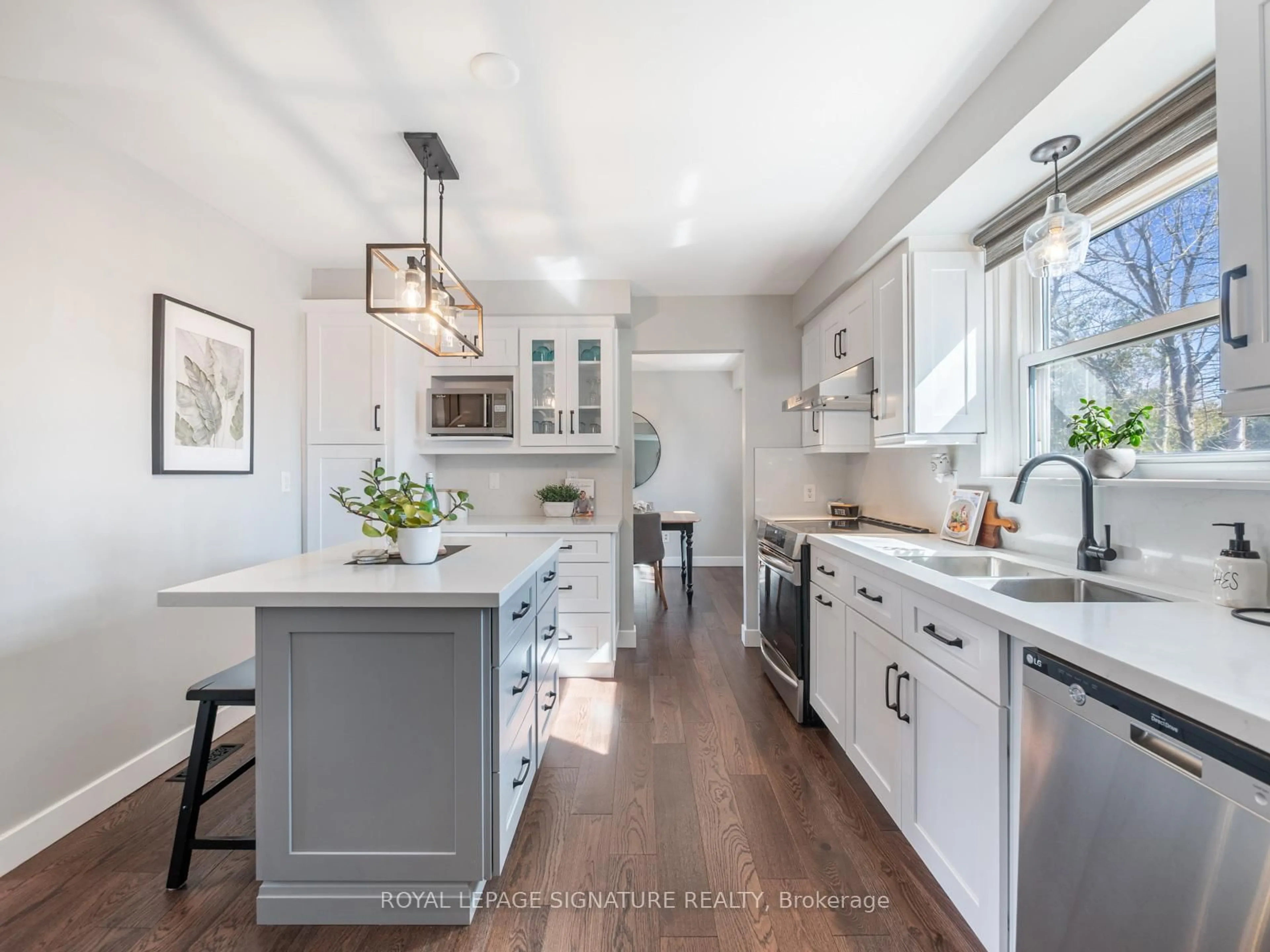 Open concept kitchen, unknown for 126 Beaverbrook Crt, Toronto Ontario M1C 3A9