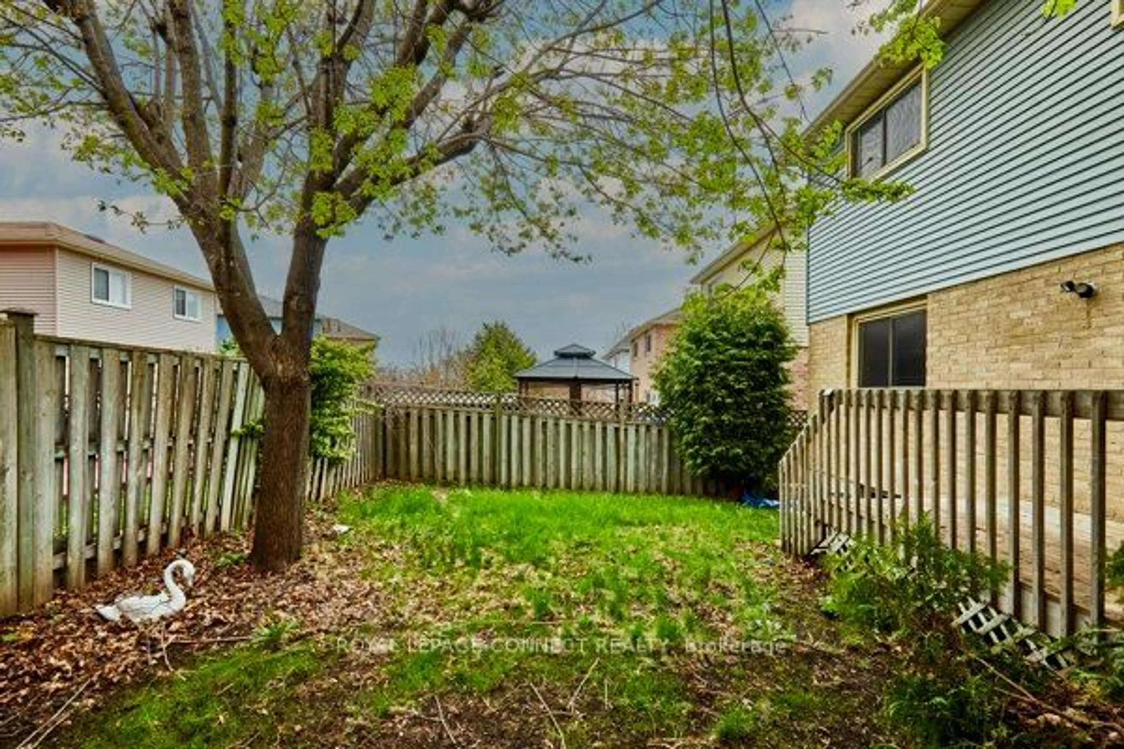 Patio, street for 1610 Mcbrady Cres, Pickering Ontario L1X 2B6
