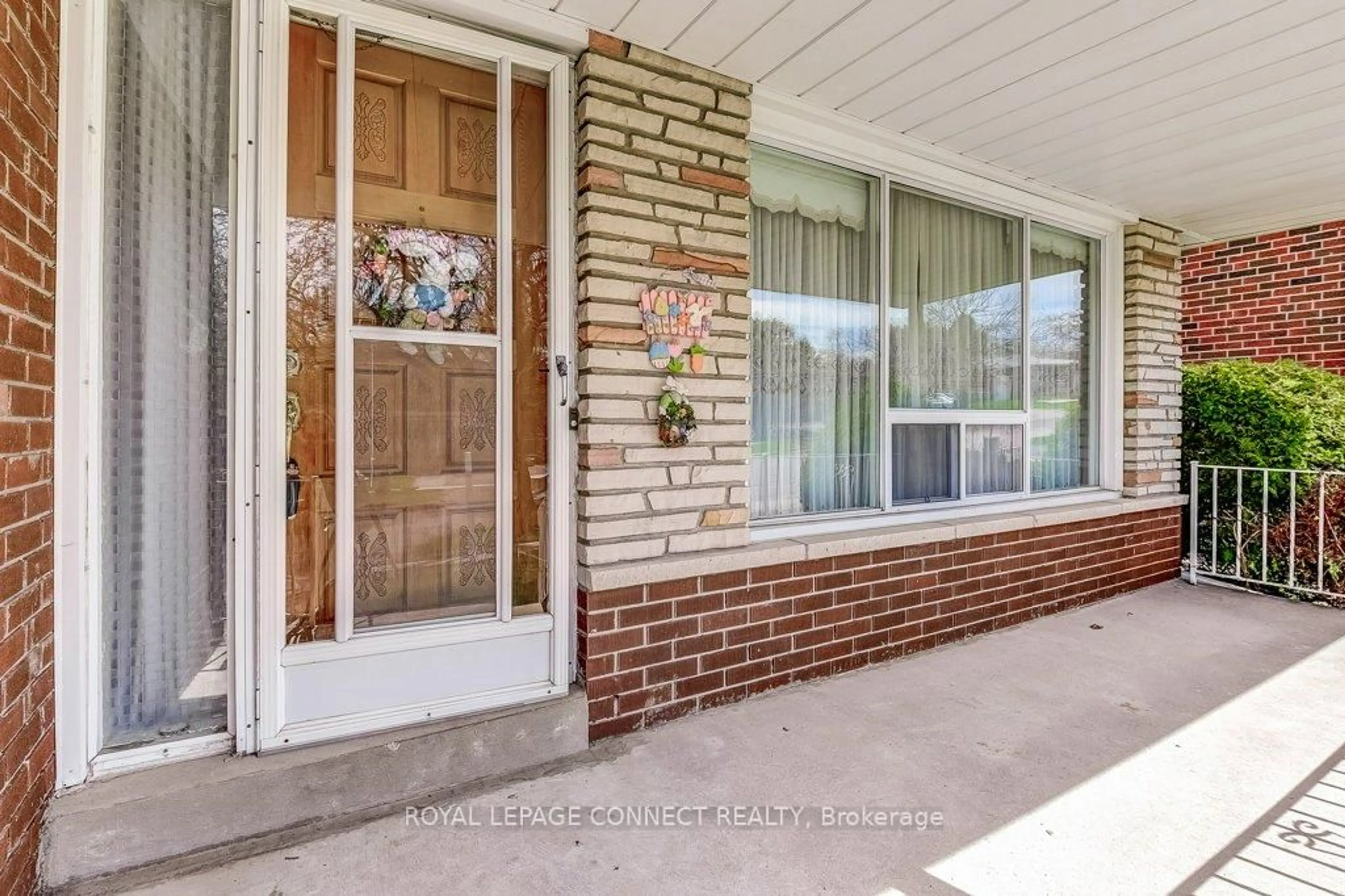 Indoor entryway for 38 Angora St, Toronto Ontario M1G 1L7
