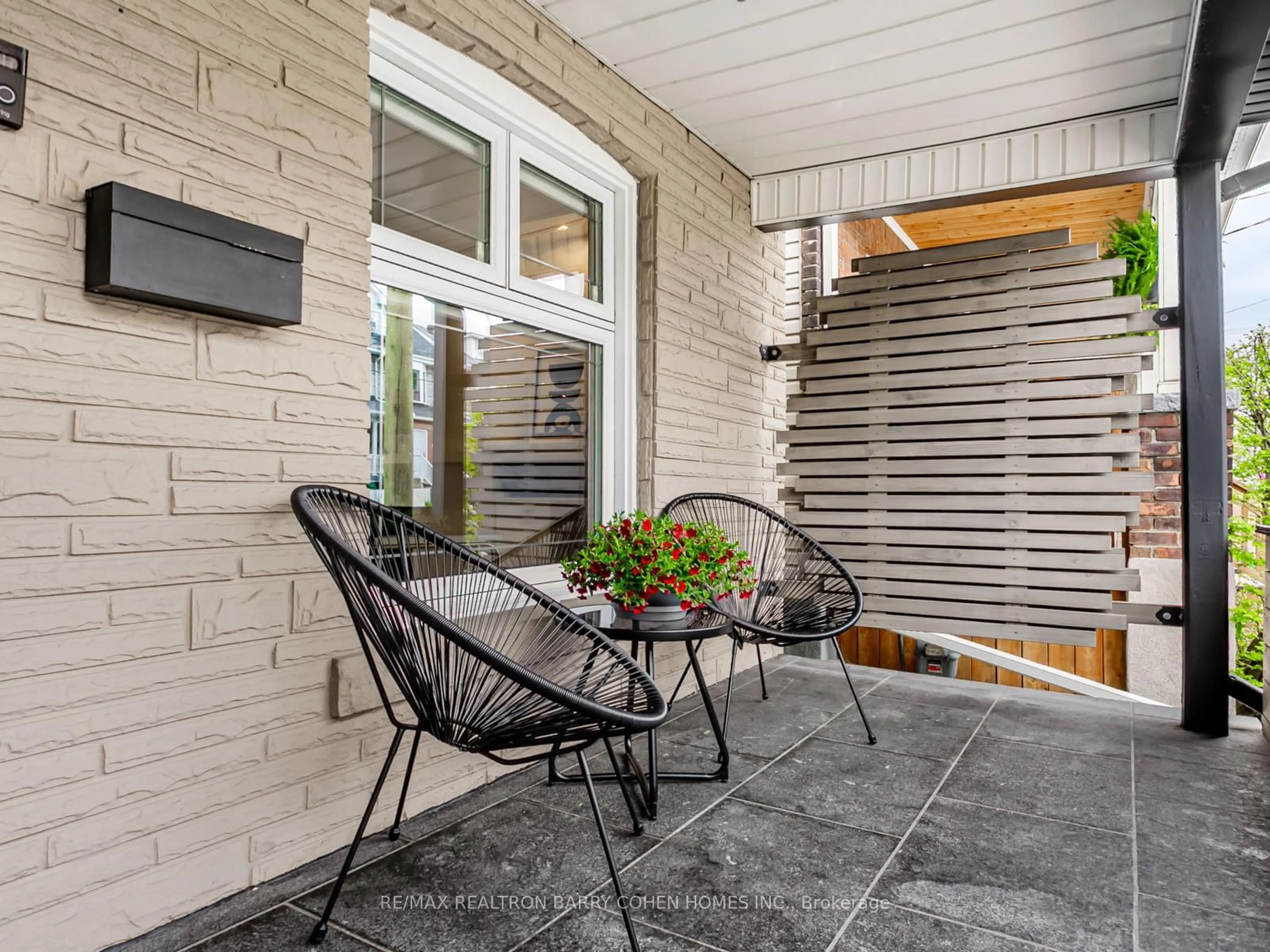 Patio, street for 506 Pape Ave, Toronto Ontario M4K 3R2