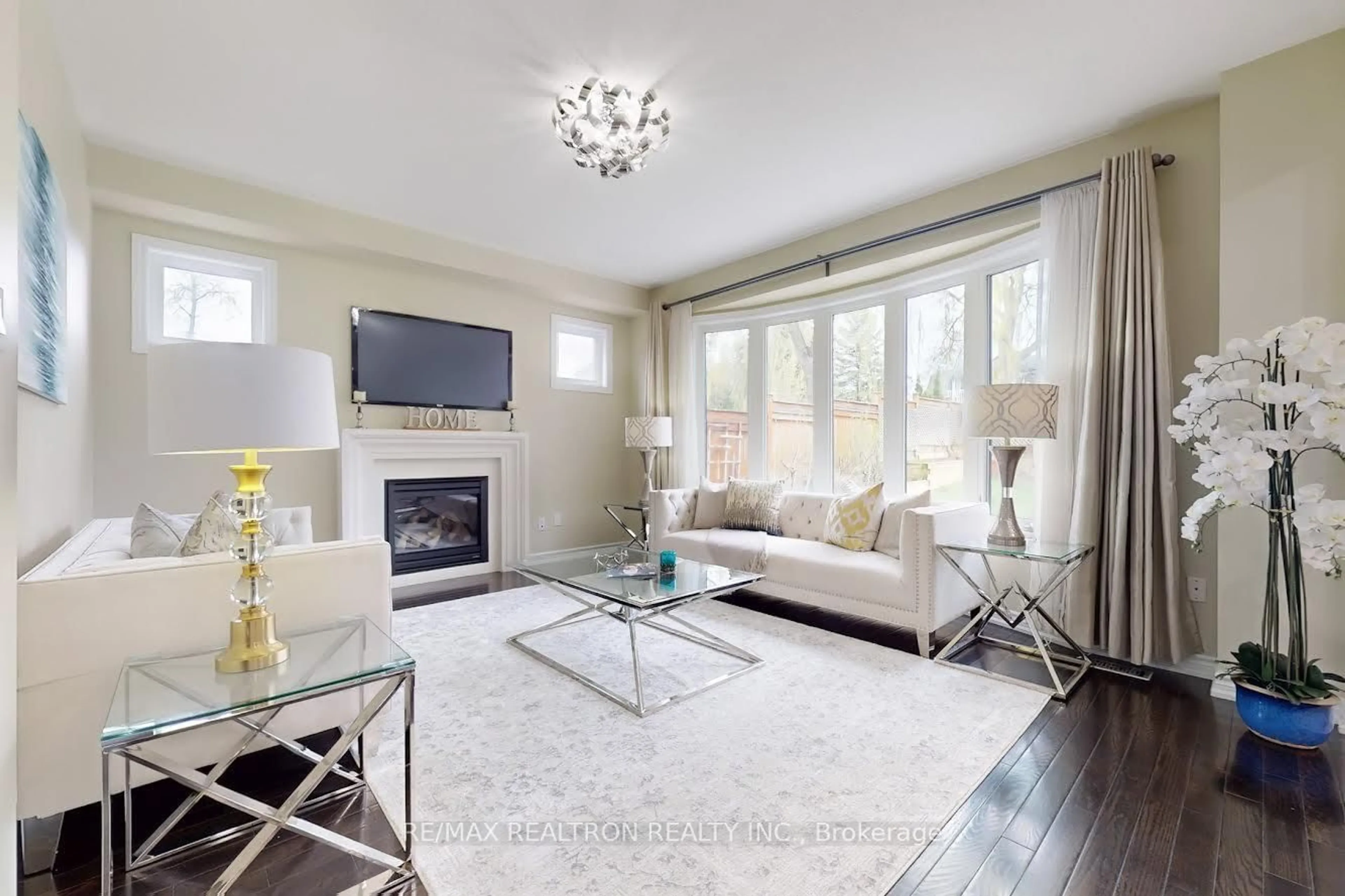 Living room with furniture, unknown for 571 Maitland Dr, Pickering Ontario L1W 0A8