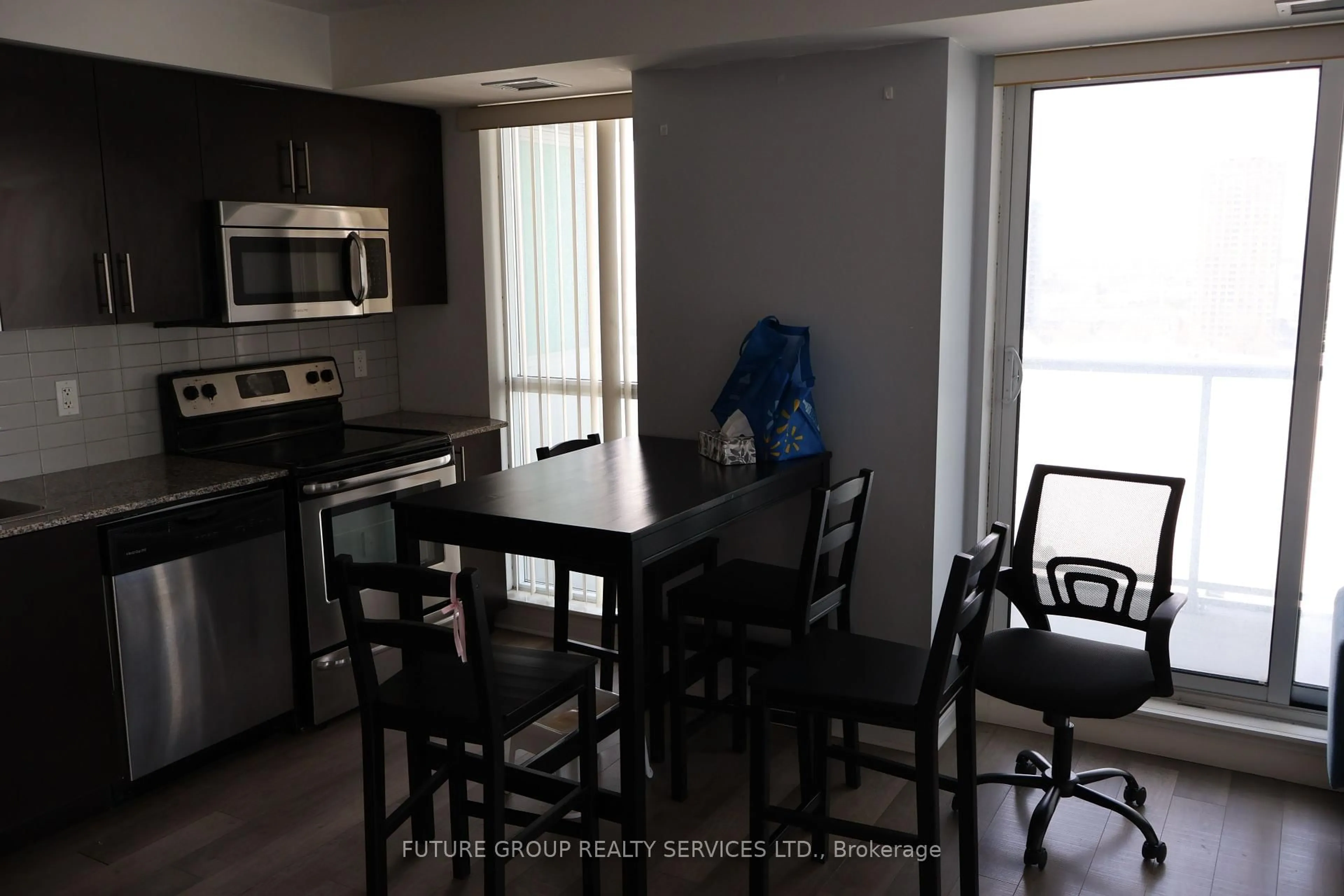 Standard kitchen, unknown for 50 Town Centre Crt #1504, Toronto Ontario M1P 0A9