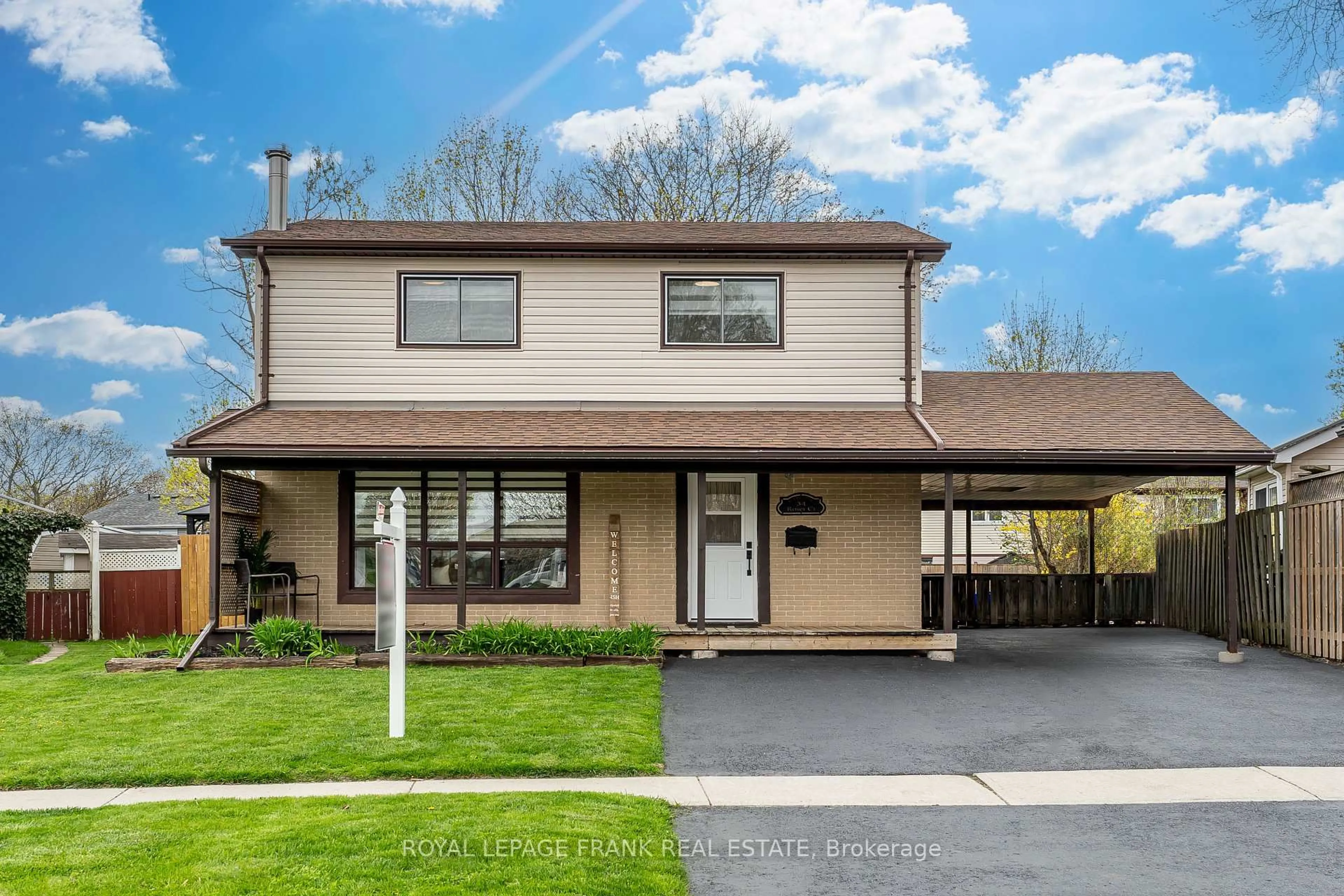 Home with vinyl exterior material, street for 34 Roser Cres, Clarington Ontario L1C 3N8