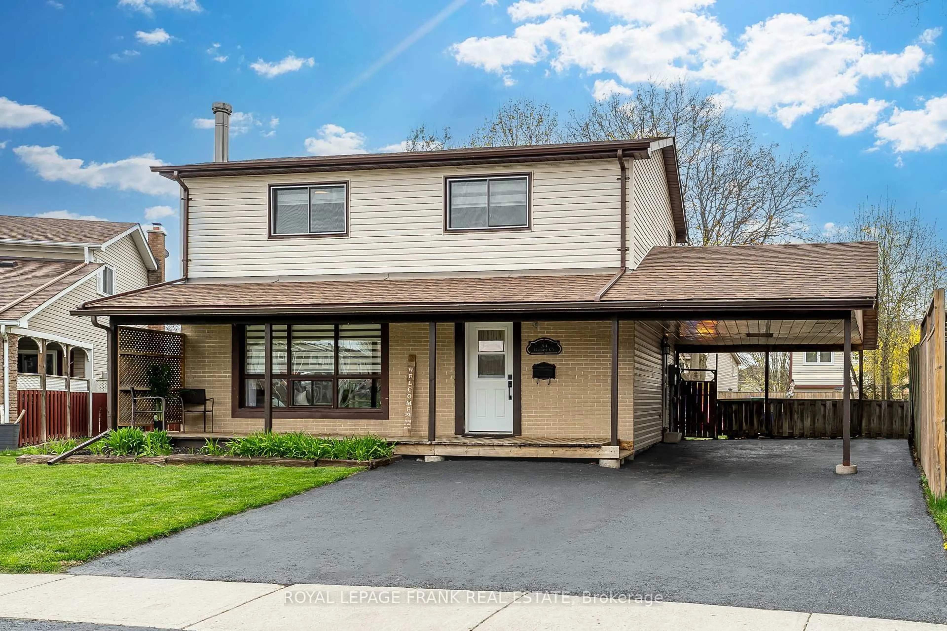 Home with vinyl exterior material, street for 34 Roser Cres, Clarington Ontario L1C 3N8