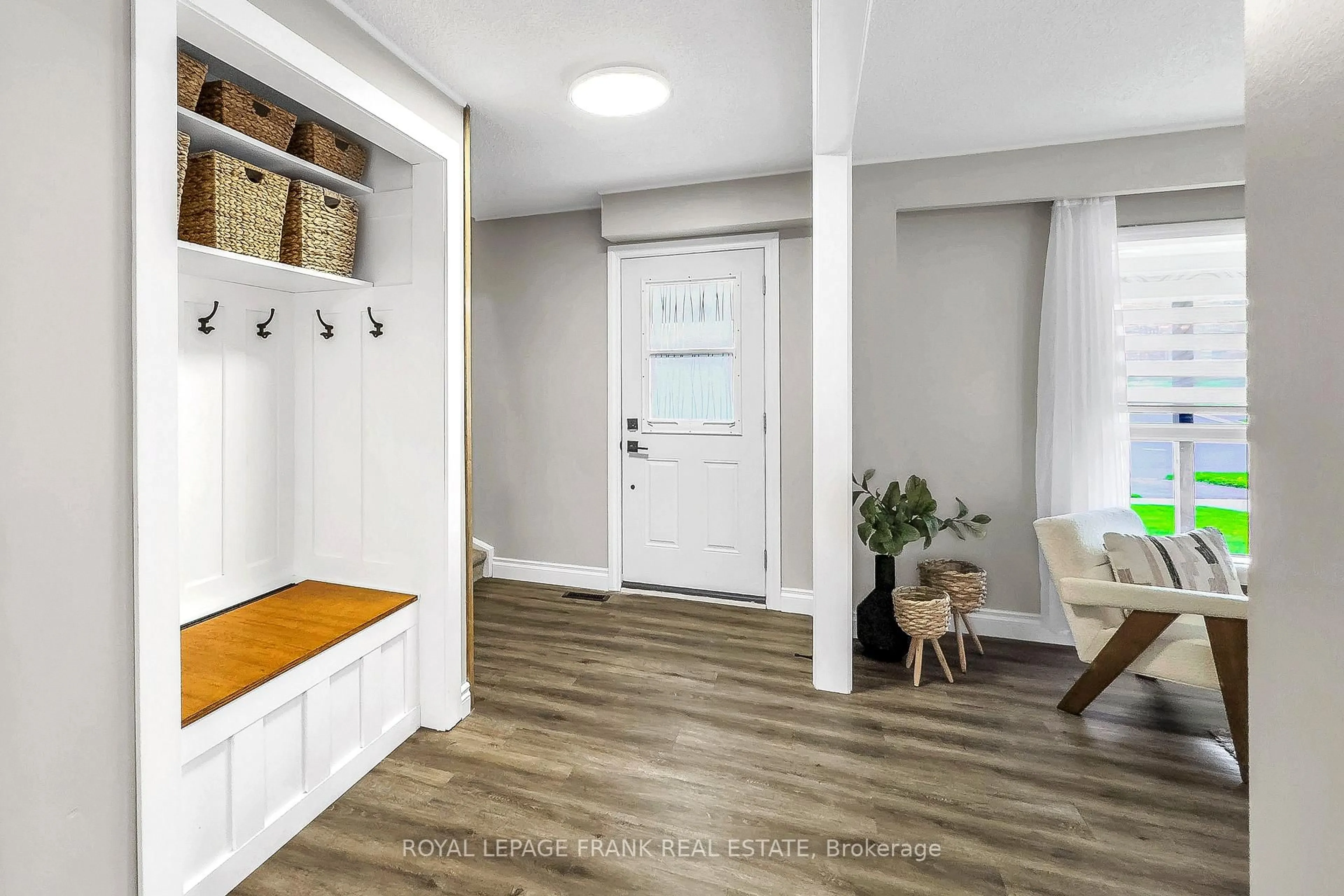 Indoor entryway for 34 Roser Cres, Clarington Ontario L1C 3N8