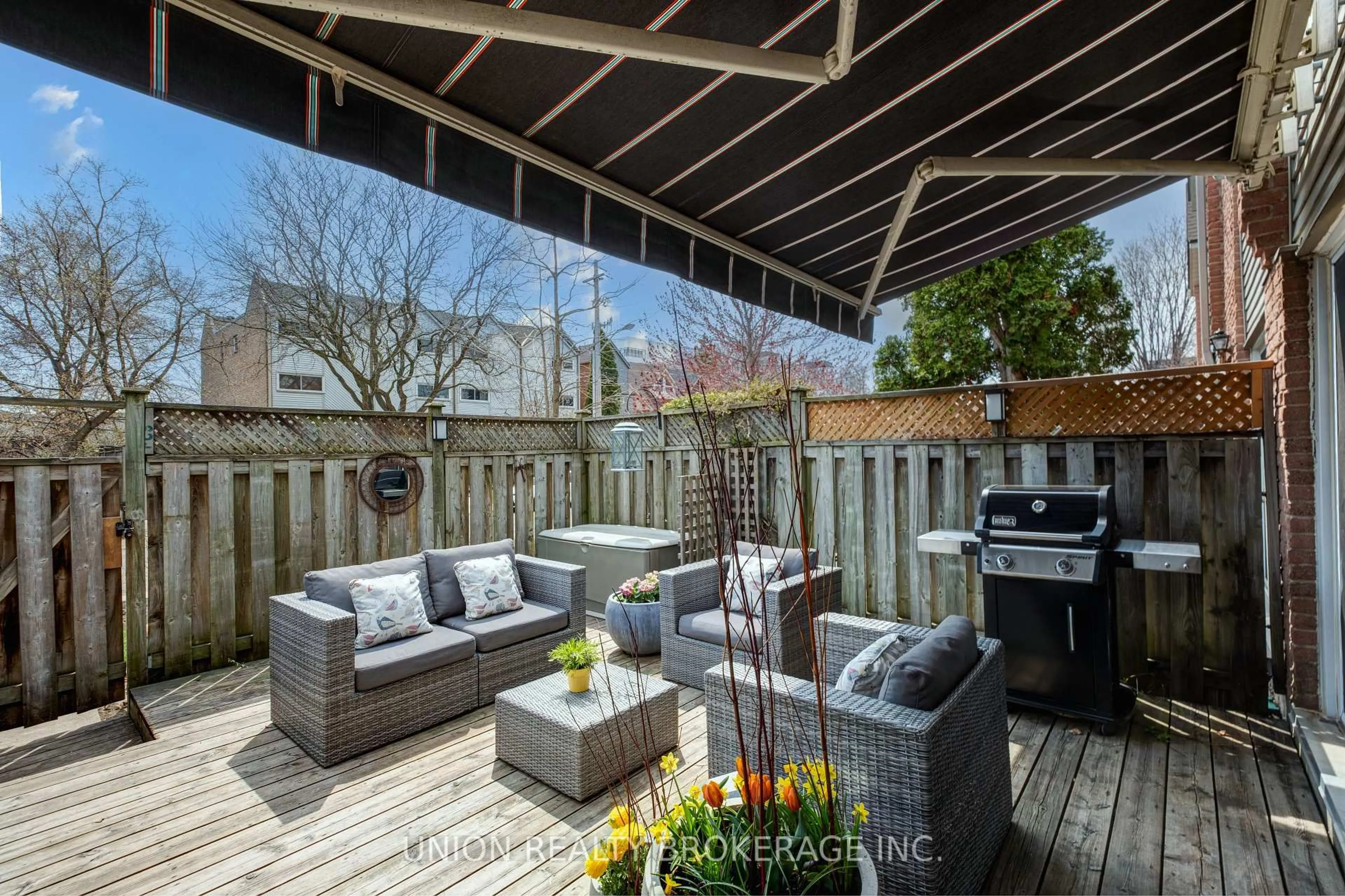 Patio, street for 50 Battenberg Ave #4, Toronto Ontario M4L 1J8