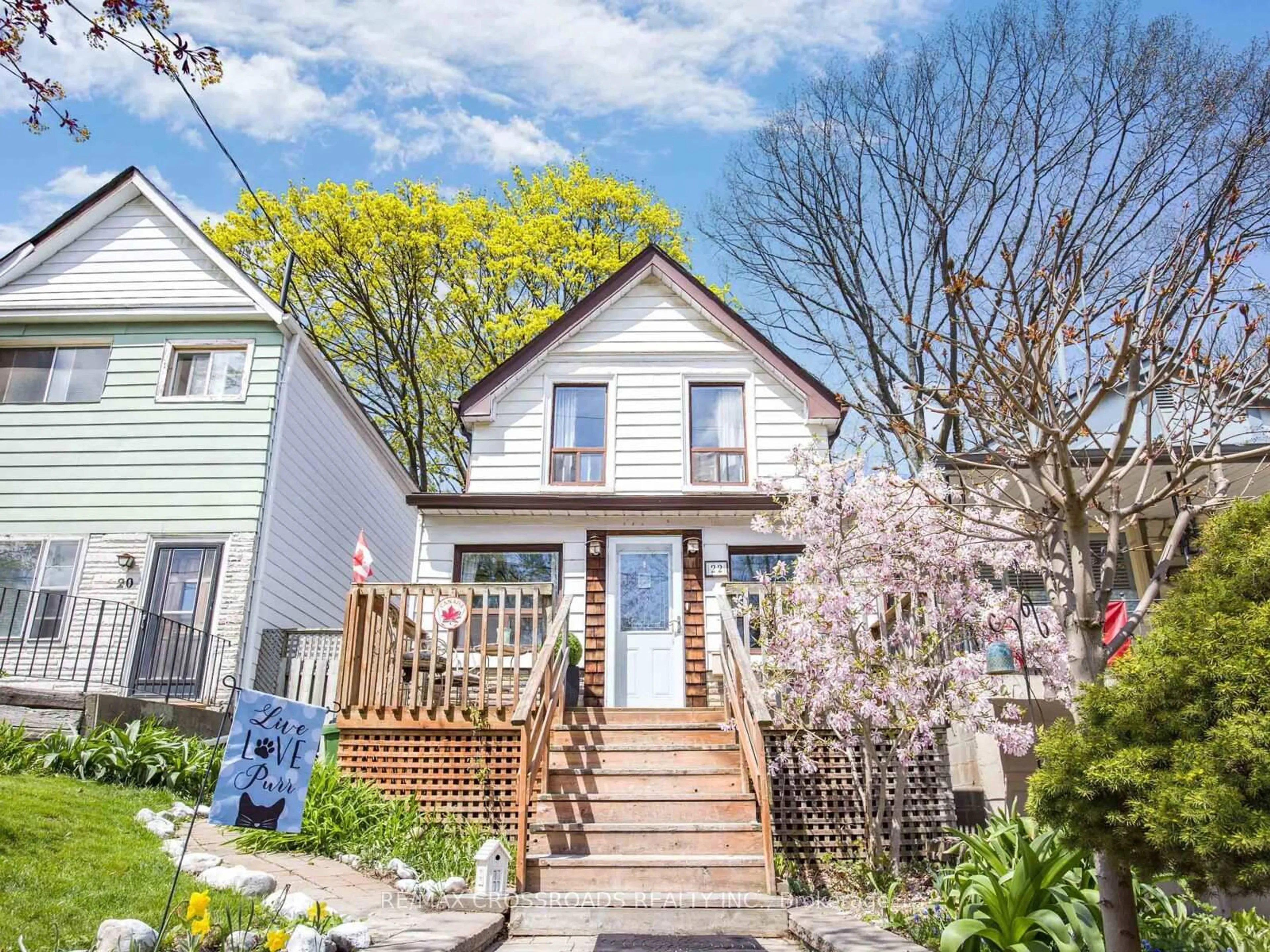 Unknown for 22 Ivy Ave, Toronto Ontario M4L 2H7