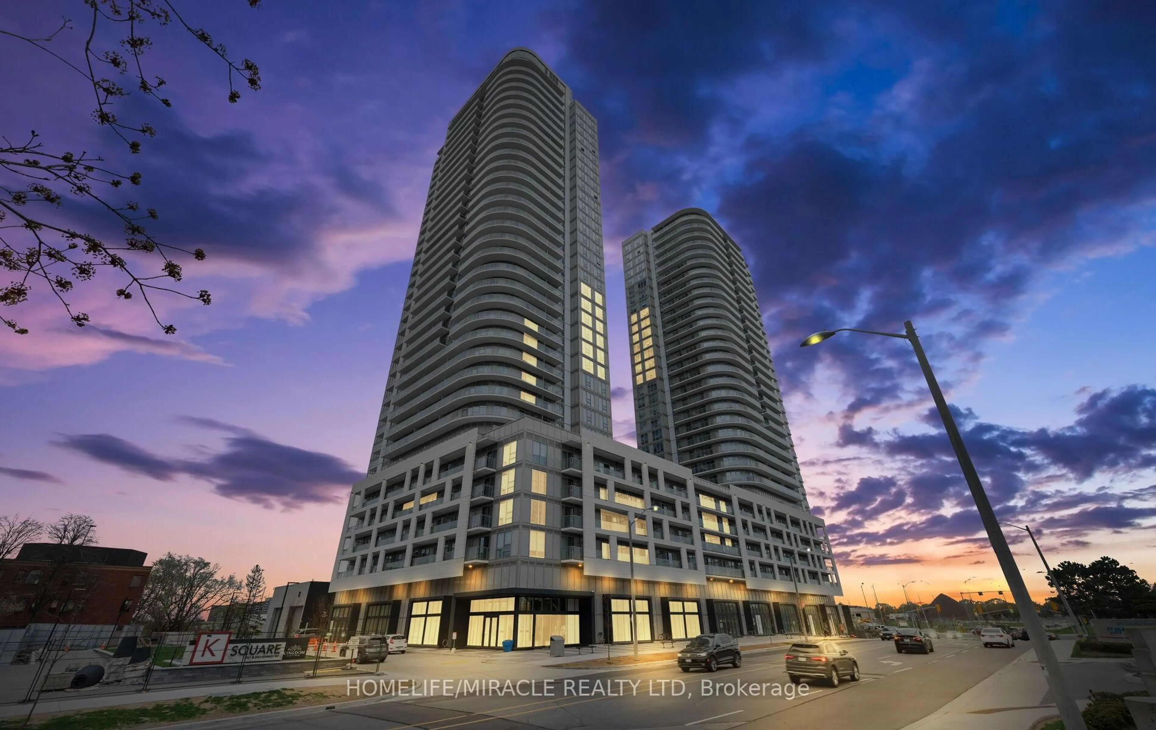 Indoor foyer for 2033 Kennedy Rd #720, Toronto Ontario M1T 0B9