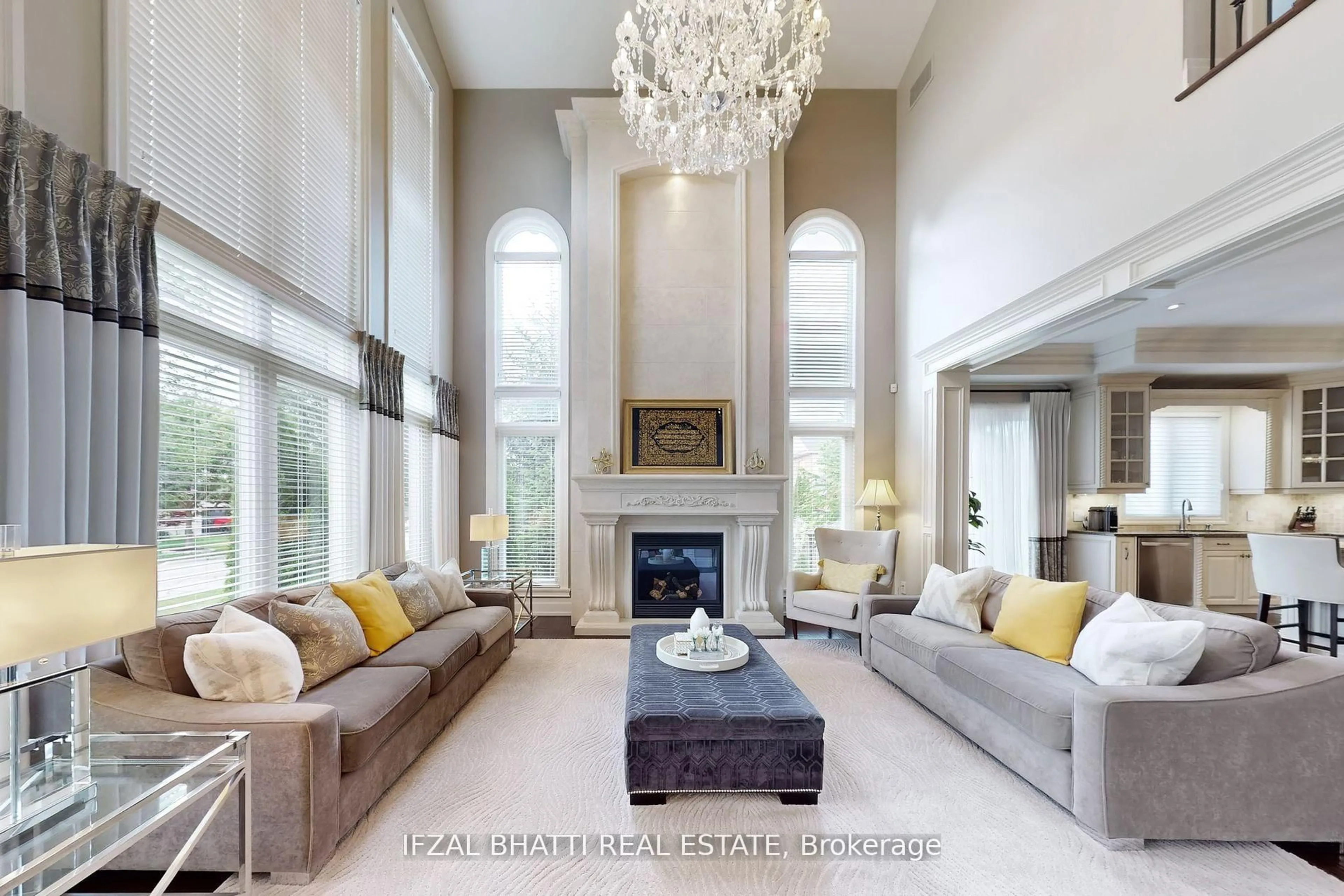 Living room with furniture, unknown for 14 Glenview Rd, Clarington Ontario L1E 2H9