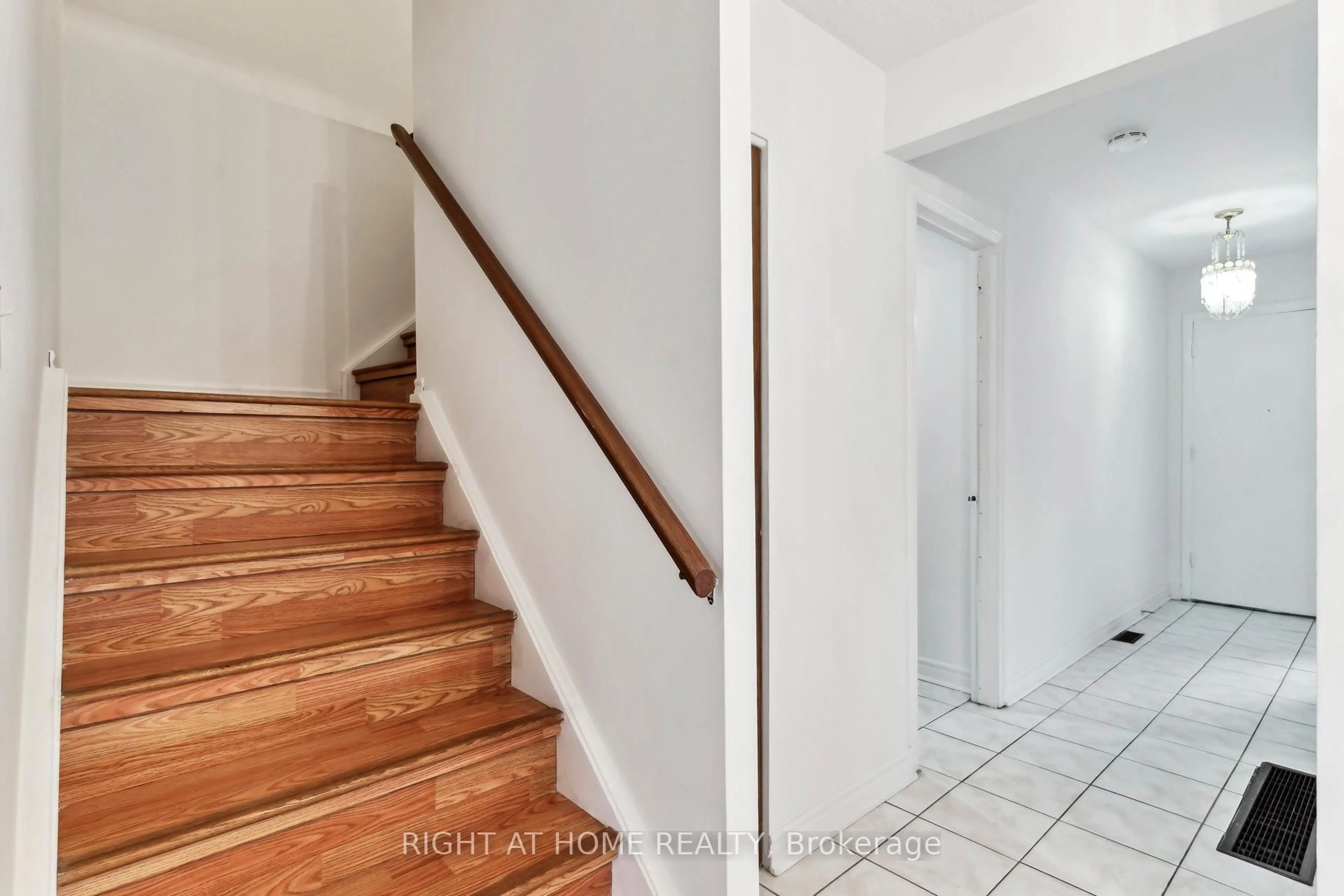 Unknown for 44 Chester Le Blvd #92, Toronto Ontario M1W 2M8