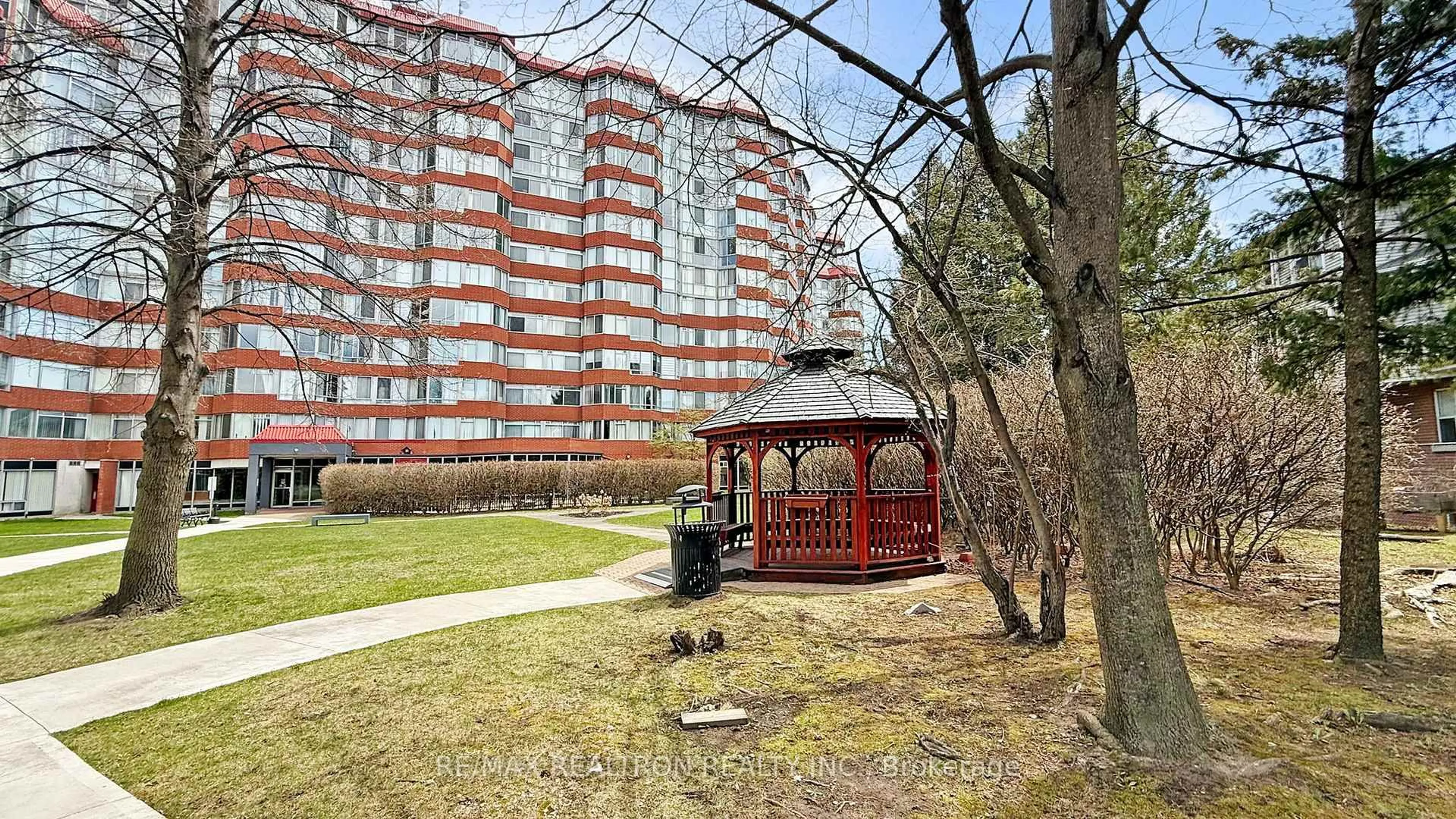 Patio, street for 11753 Sheppard Ave #717, Toronto Ontario M1B 5M3