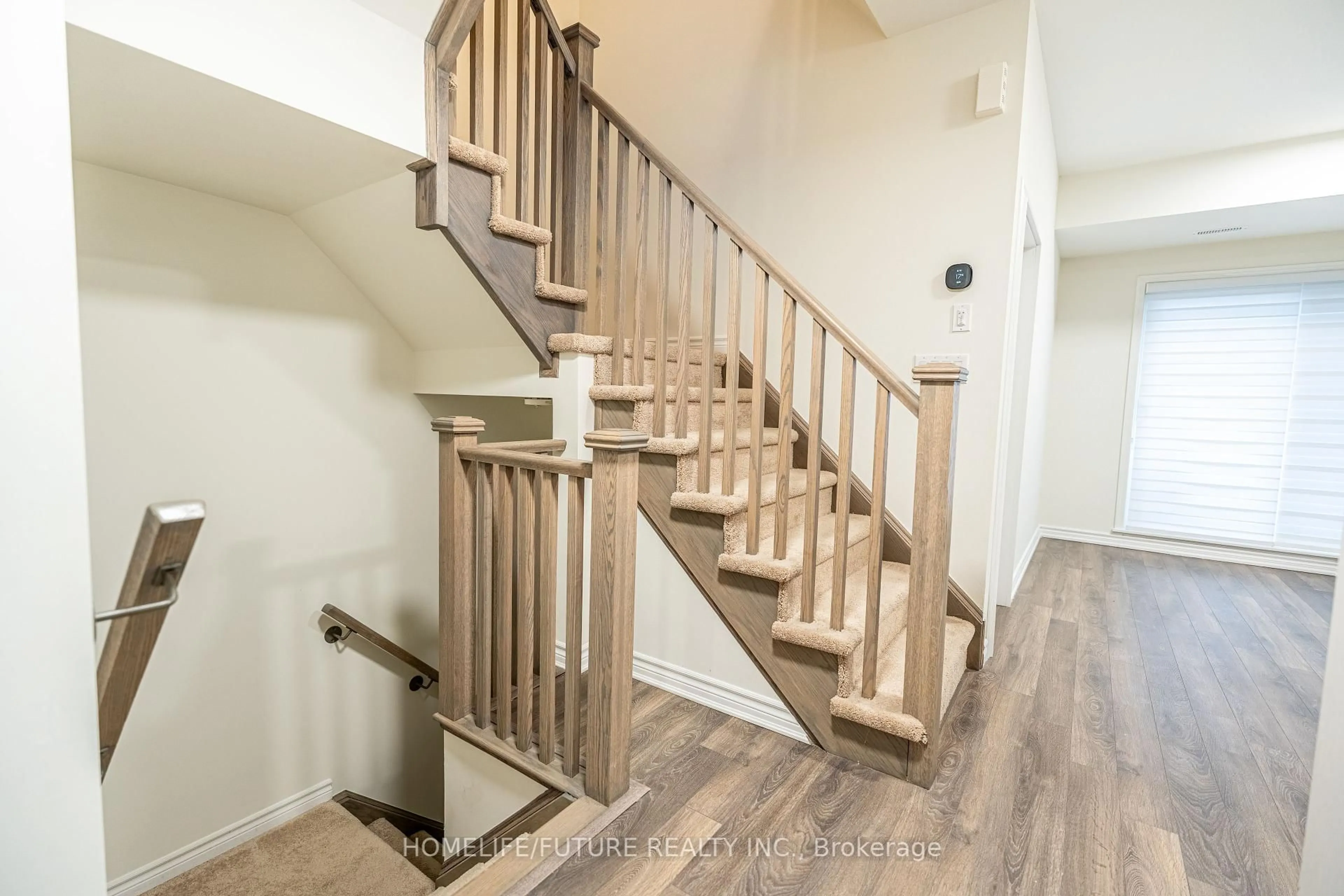 Stairs for 2791 Eglinton Ave #535, Toronto Ontario M1J 0B3