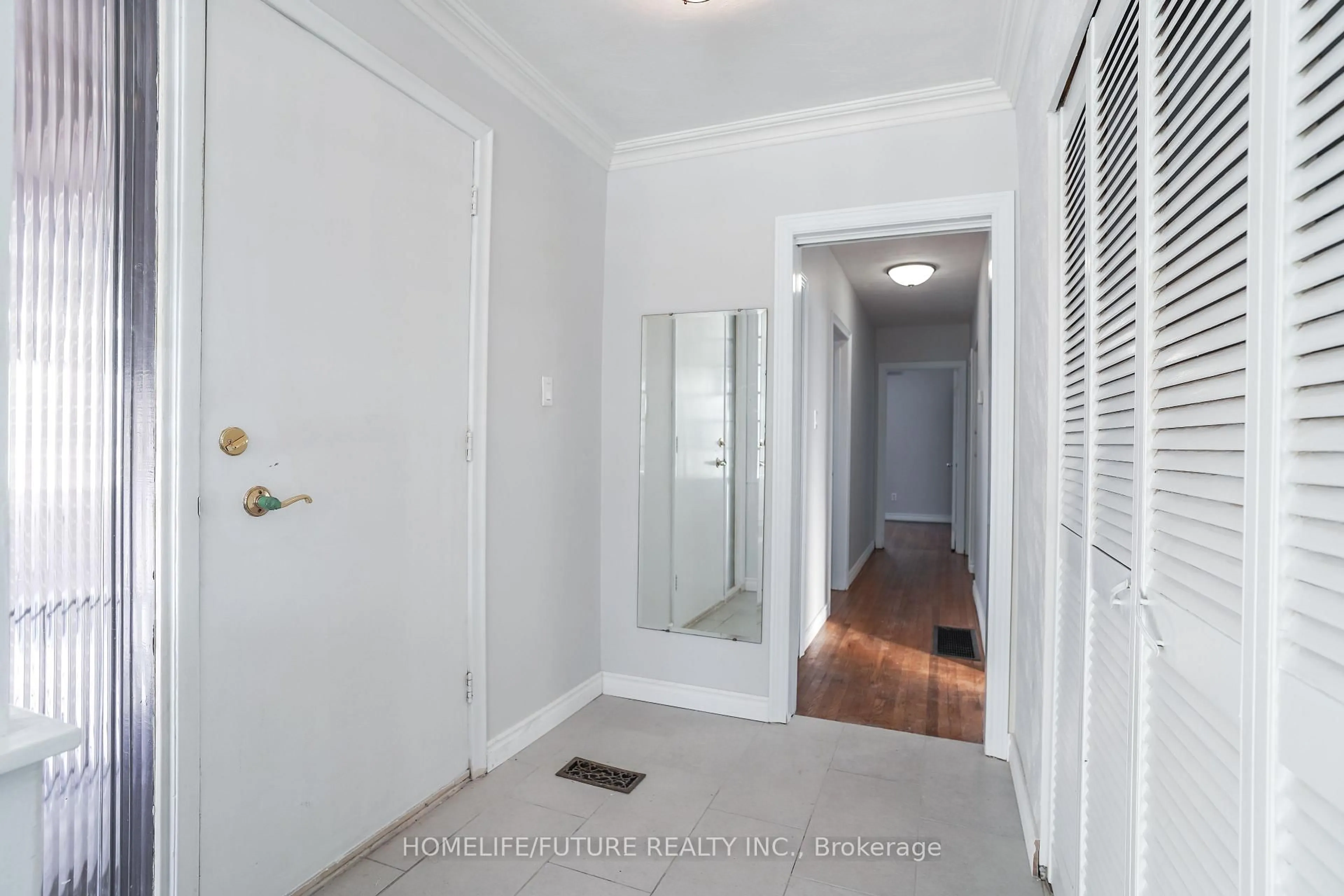 Indoor entryway for 167 Treverton Dr, Toronto Ontario M1K 3T1