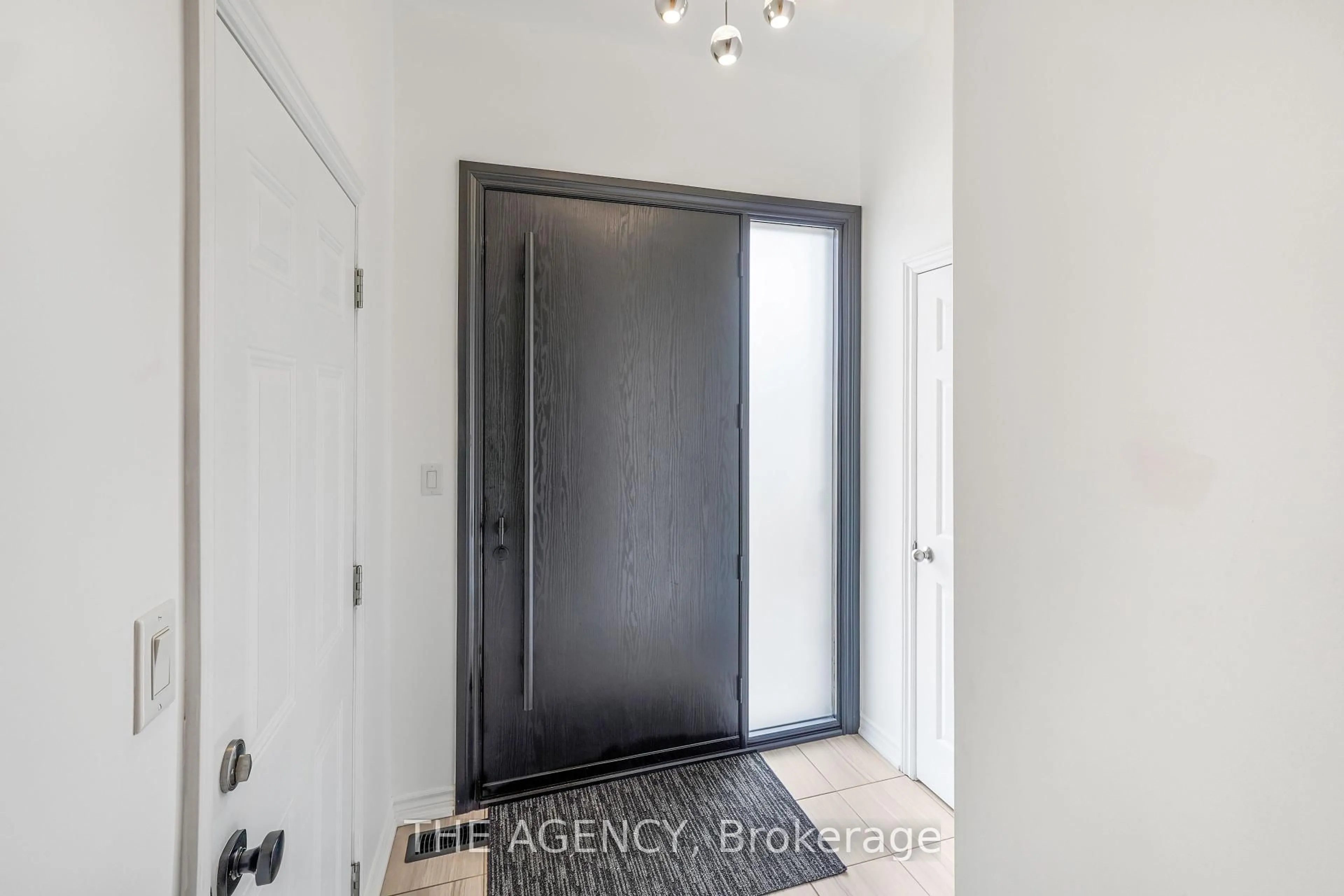 Indoor entryway for 10 Moses Cres, Clarington Ontario L1C 0T7