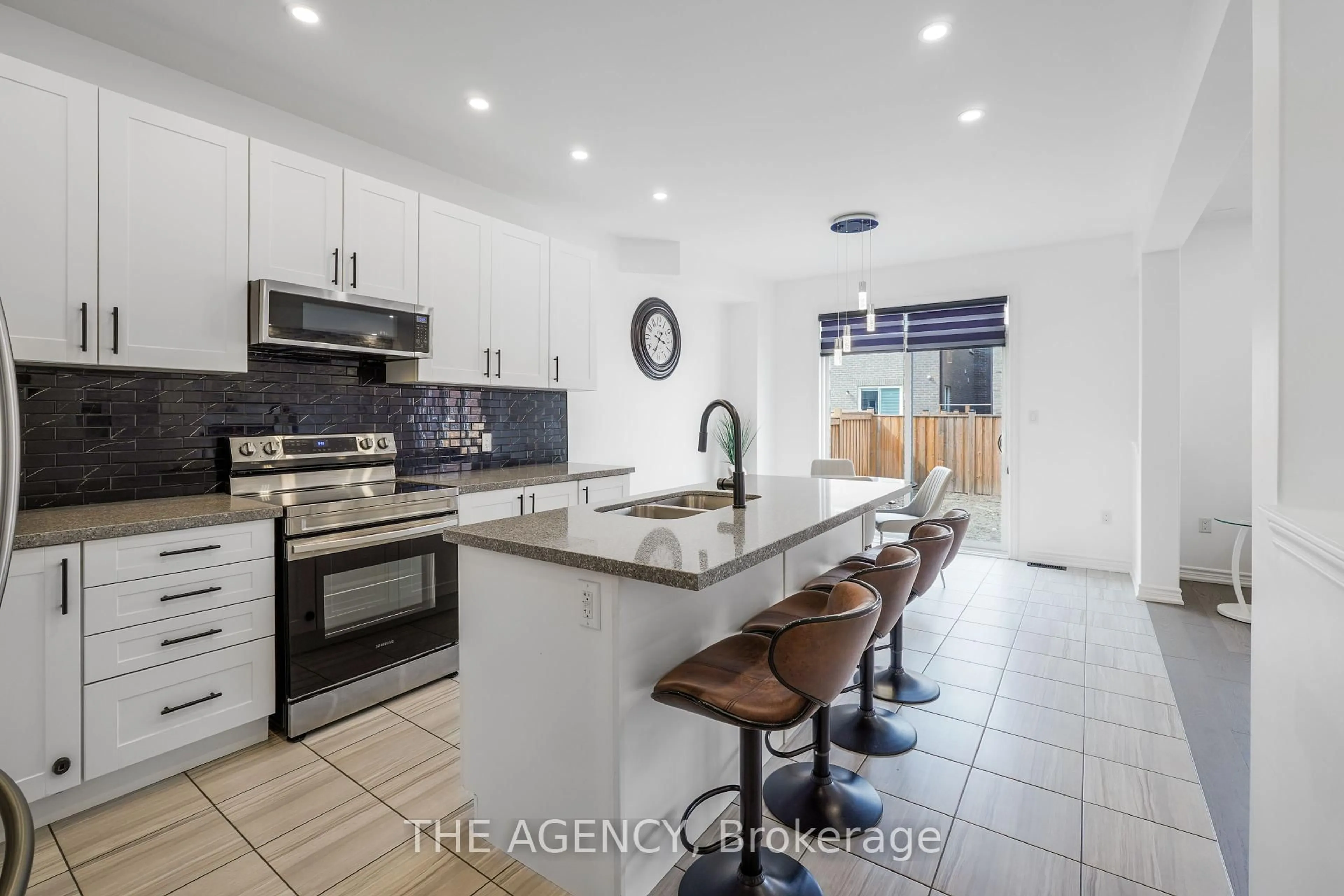 Open concept kitchen, ceramic/tile floor for 10 Moses Cres, Clarington Ontario L1C 0T7