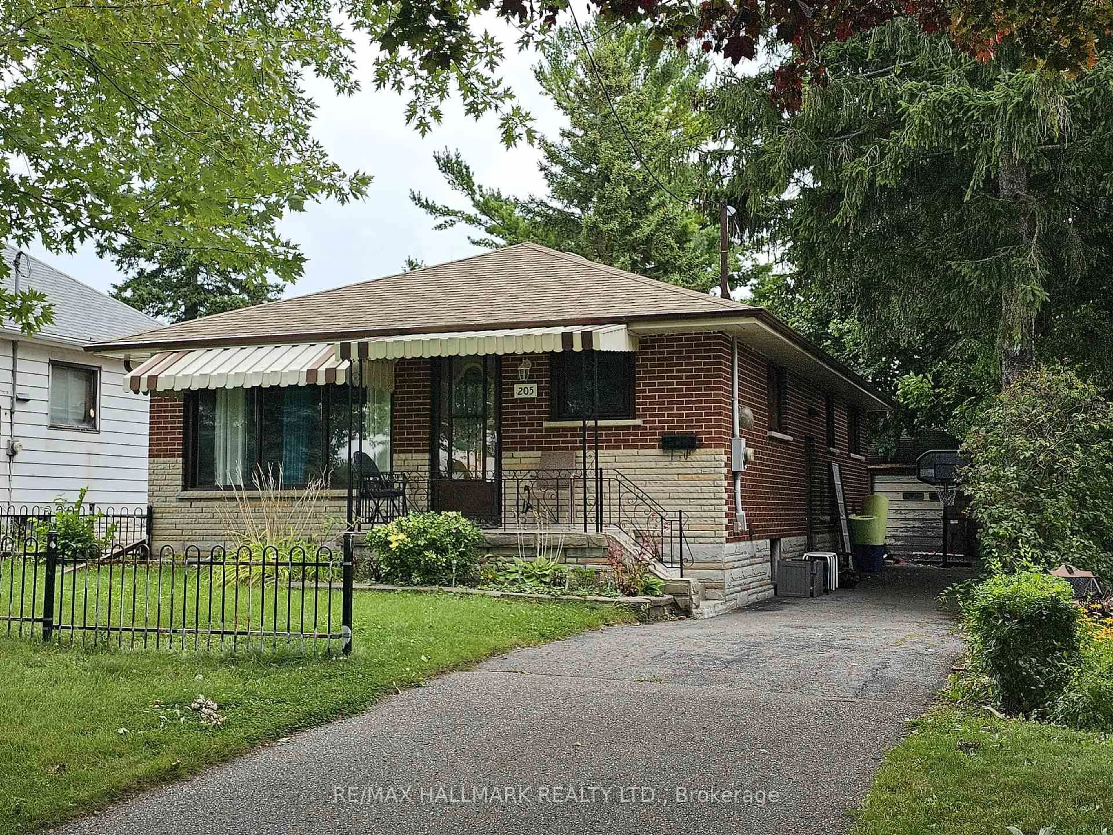 Home with brick exterior material, street for 205 Grenfell St, Oshawa Ontario L1J 4W3