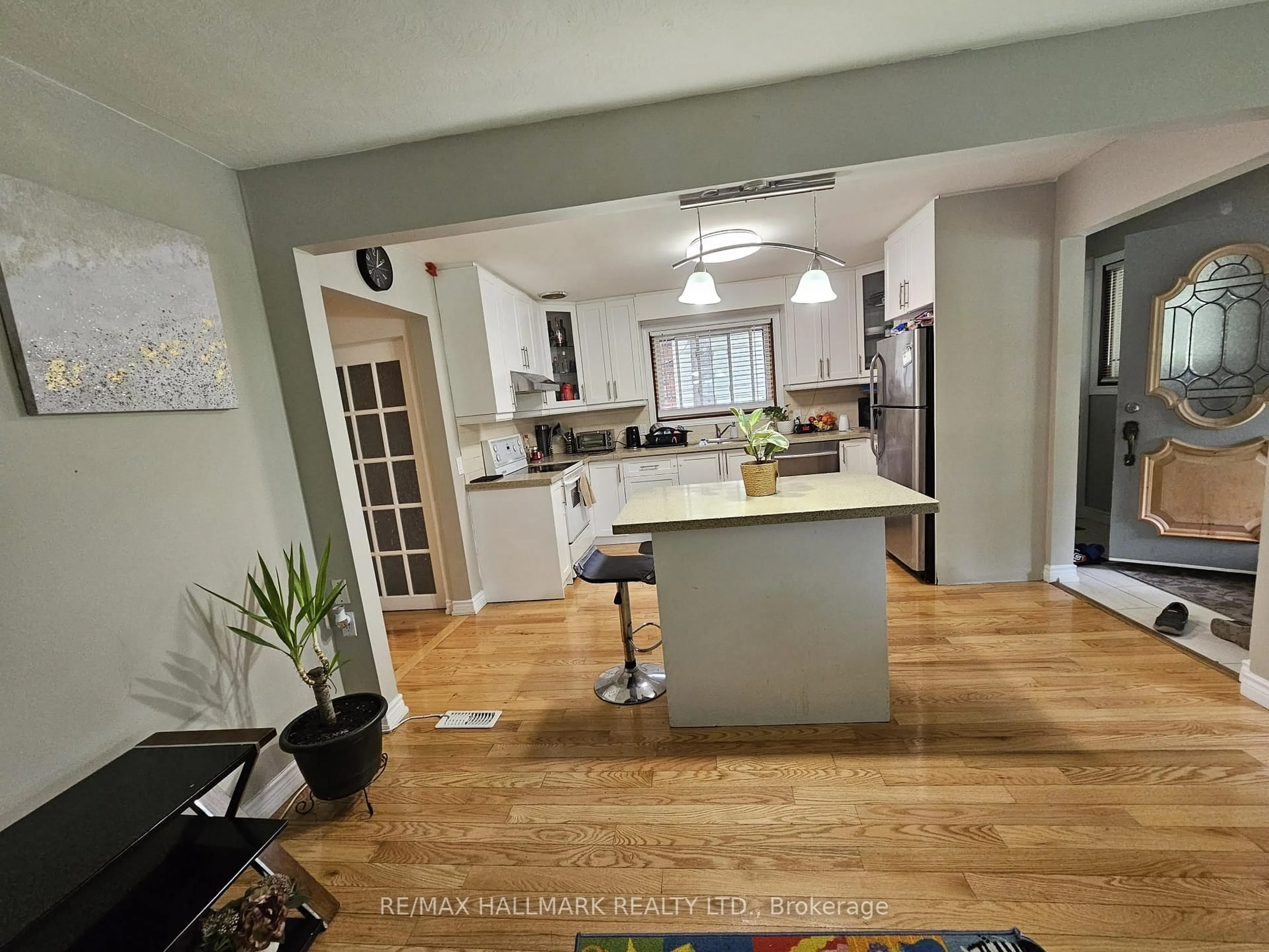 Open concept kitchen, unknown for 205 Grenfell St, Oshawa Ontario L1J 4W3