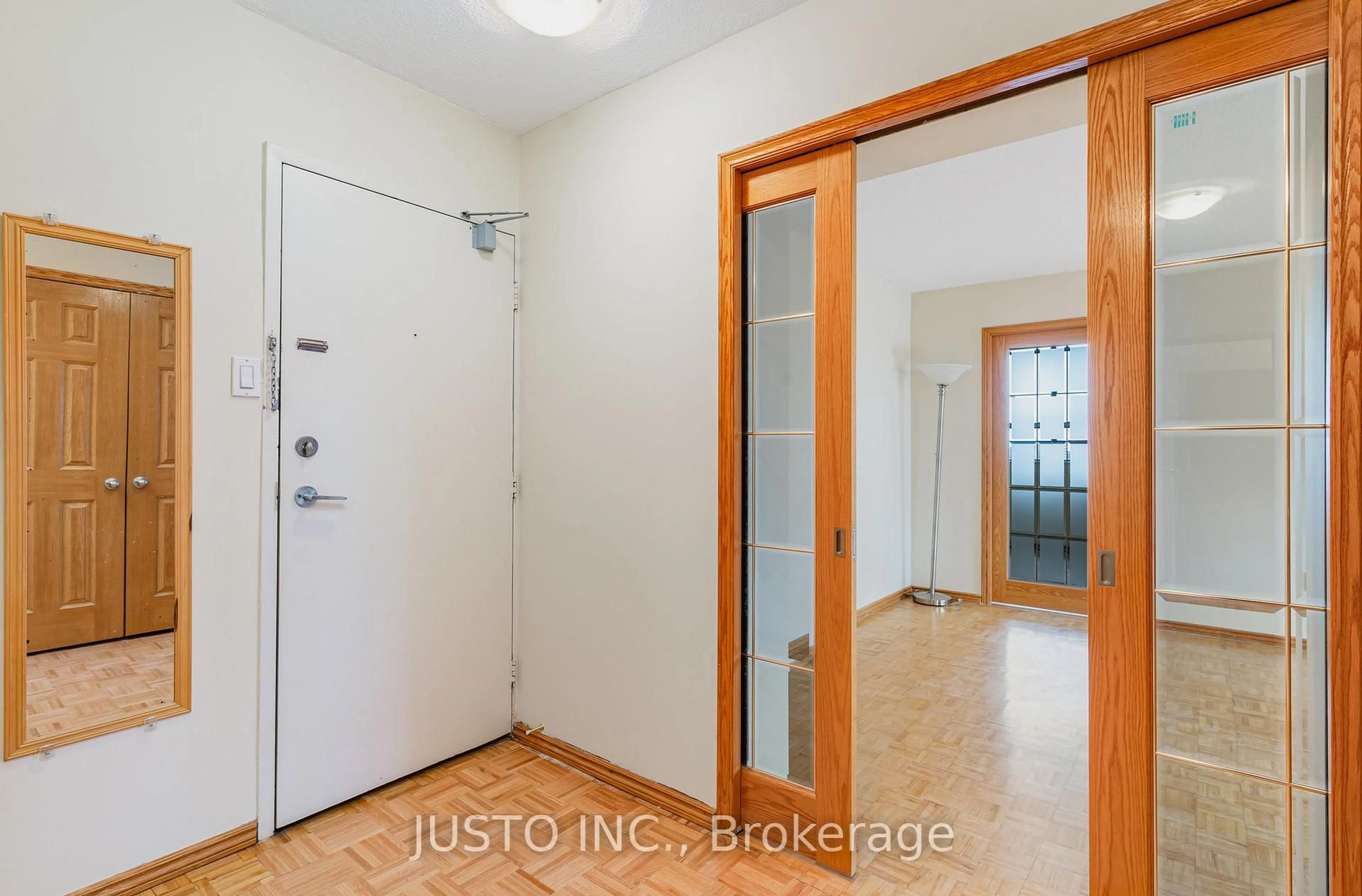 Indoor entryway for 10 Stonehill Crt #1203, Toronto Ontario M1W 2X8